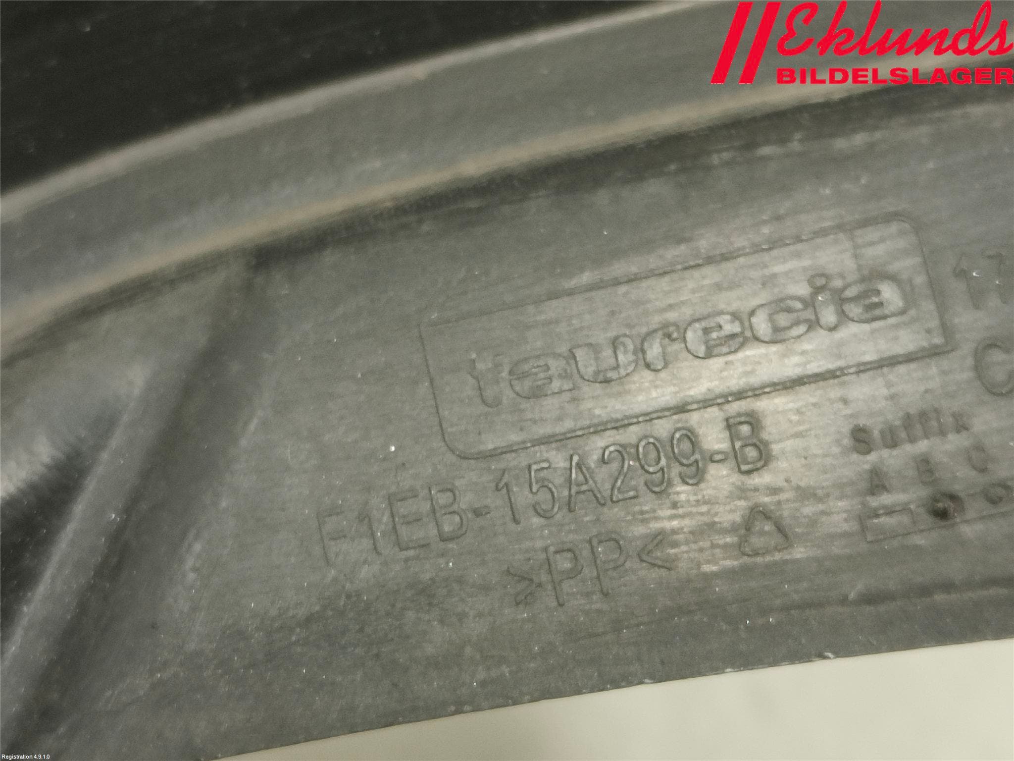 Ford FOCUS 15-18 Dimljussarg Fram