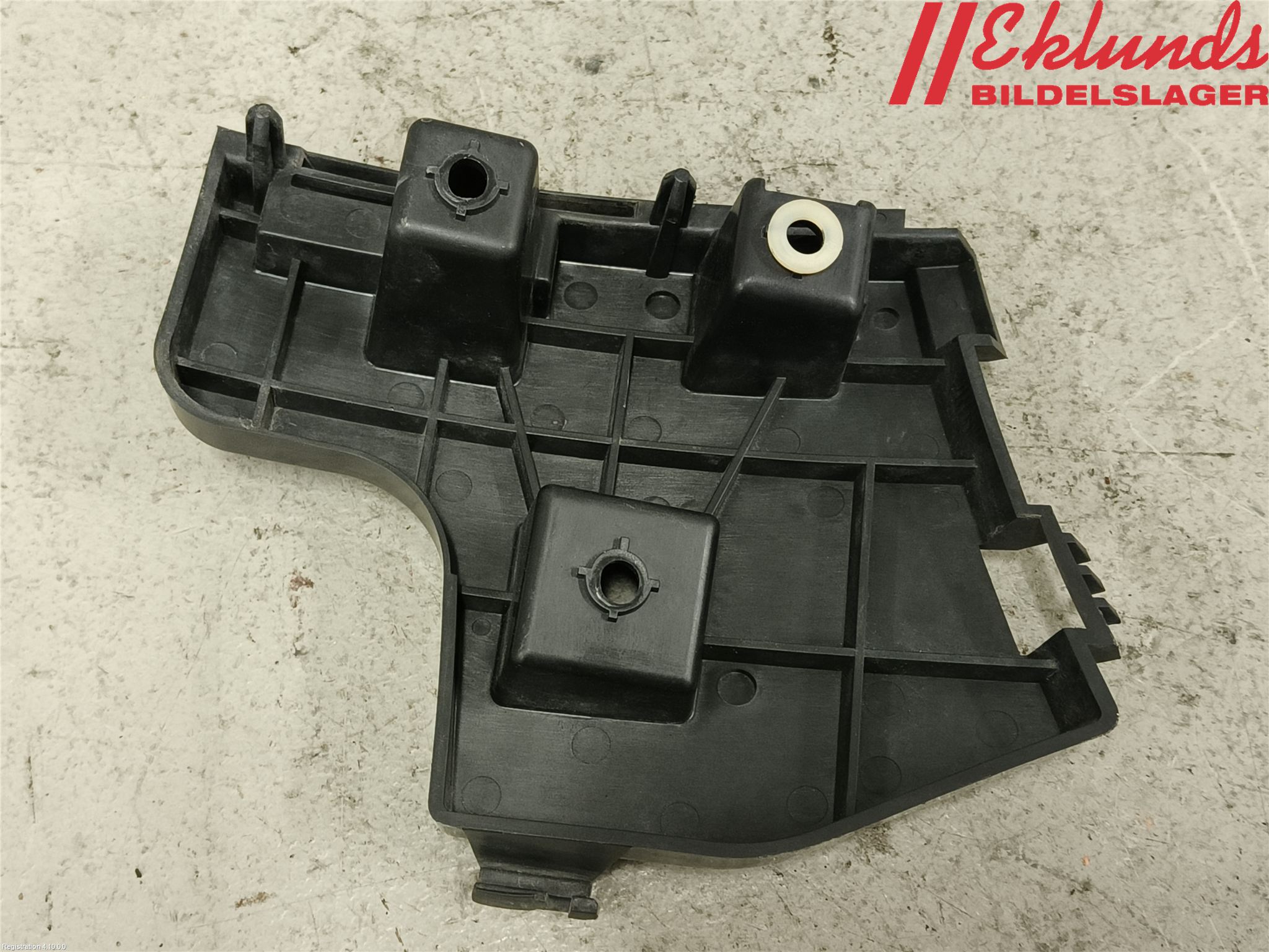 Volvo V60 11-13 Stötfångarfäste Bak Hö