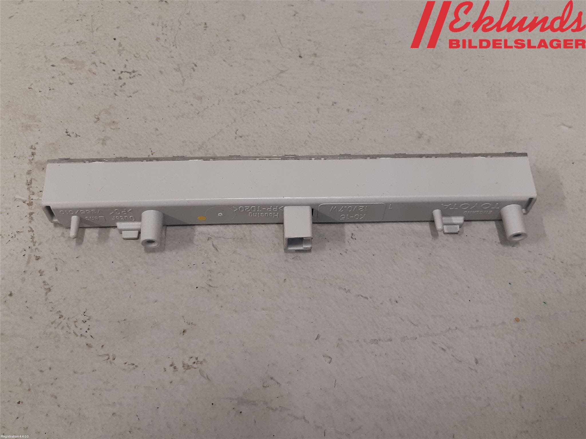 Toyota YARIS XP21 20- Bromsljus Bakruta