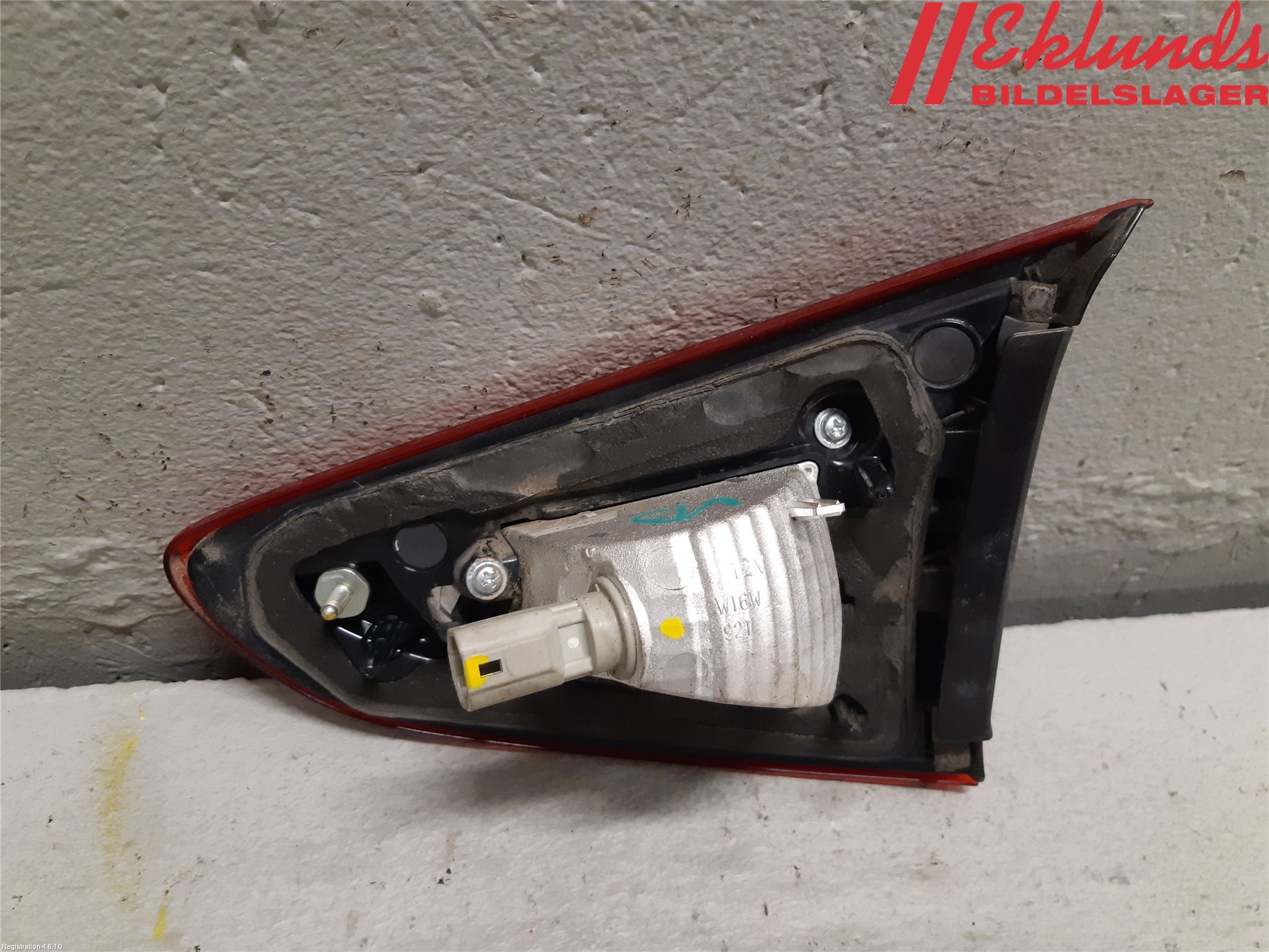 Mazda 2 (DJ) 15-22 Bakljus Lucka Vä