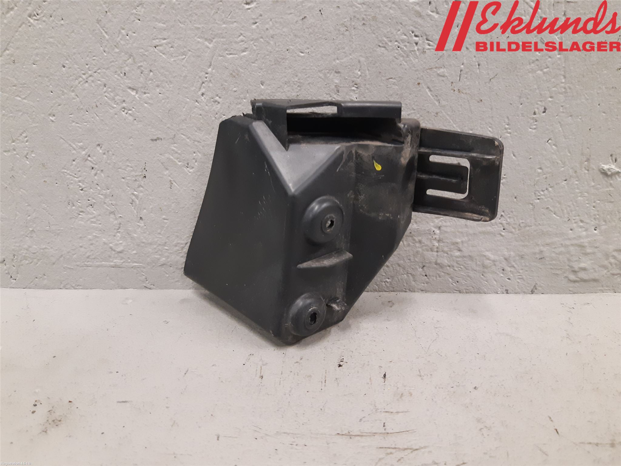 Ford FOCUS 11-14 Stötfångarfäste Bak Vä