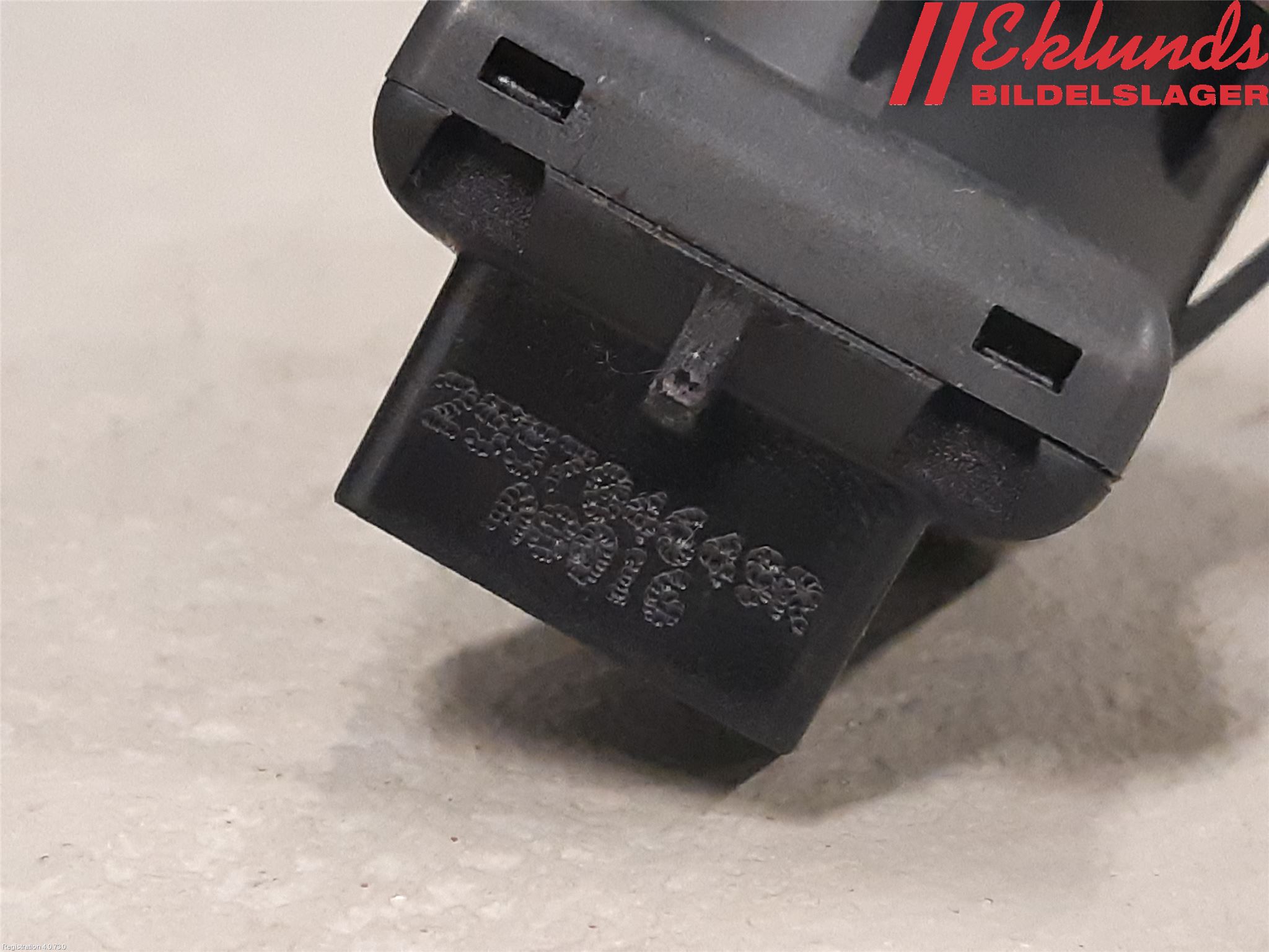 Renault TRAFIC/E-TECH 15- Strömställare Spegel