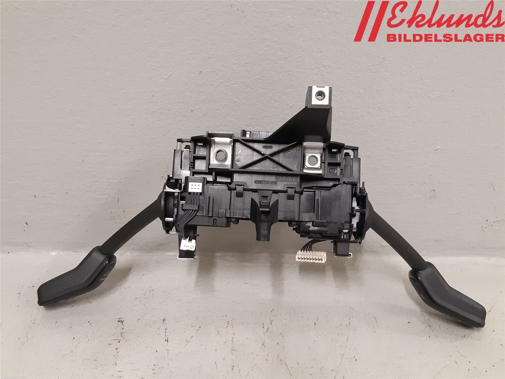 Volkswagen VW PASSAT 15-19 Spakcentral