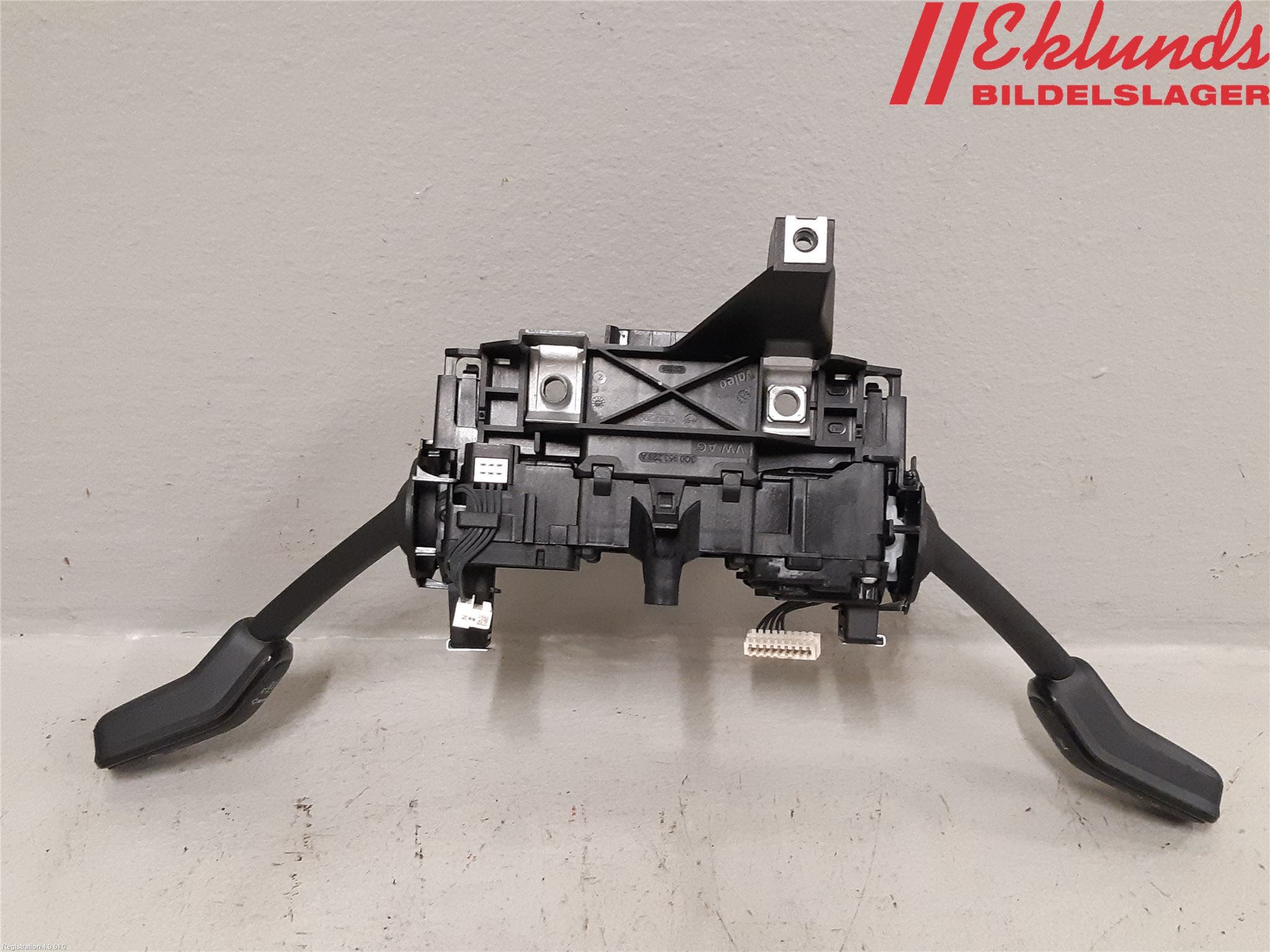 Volkswagen VW PASSAT 15-19 Spakcentral