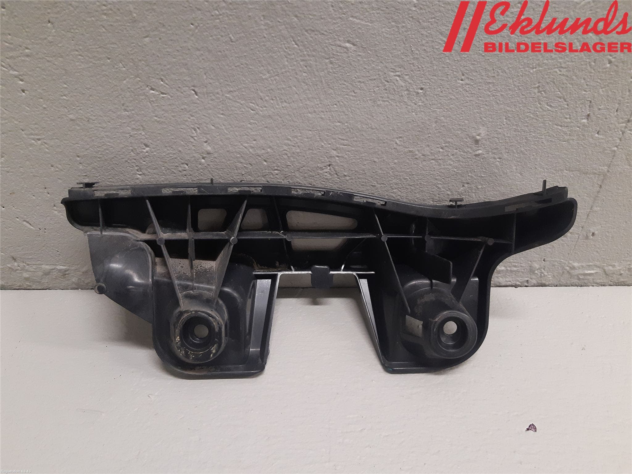 Mercedes-Benz MB CLA-KLASS (C117/X117) 13-19 Stötfångarfäste Bak Vä