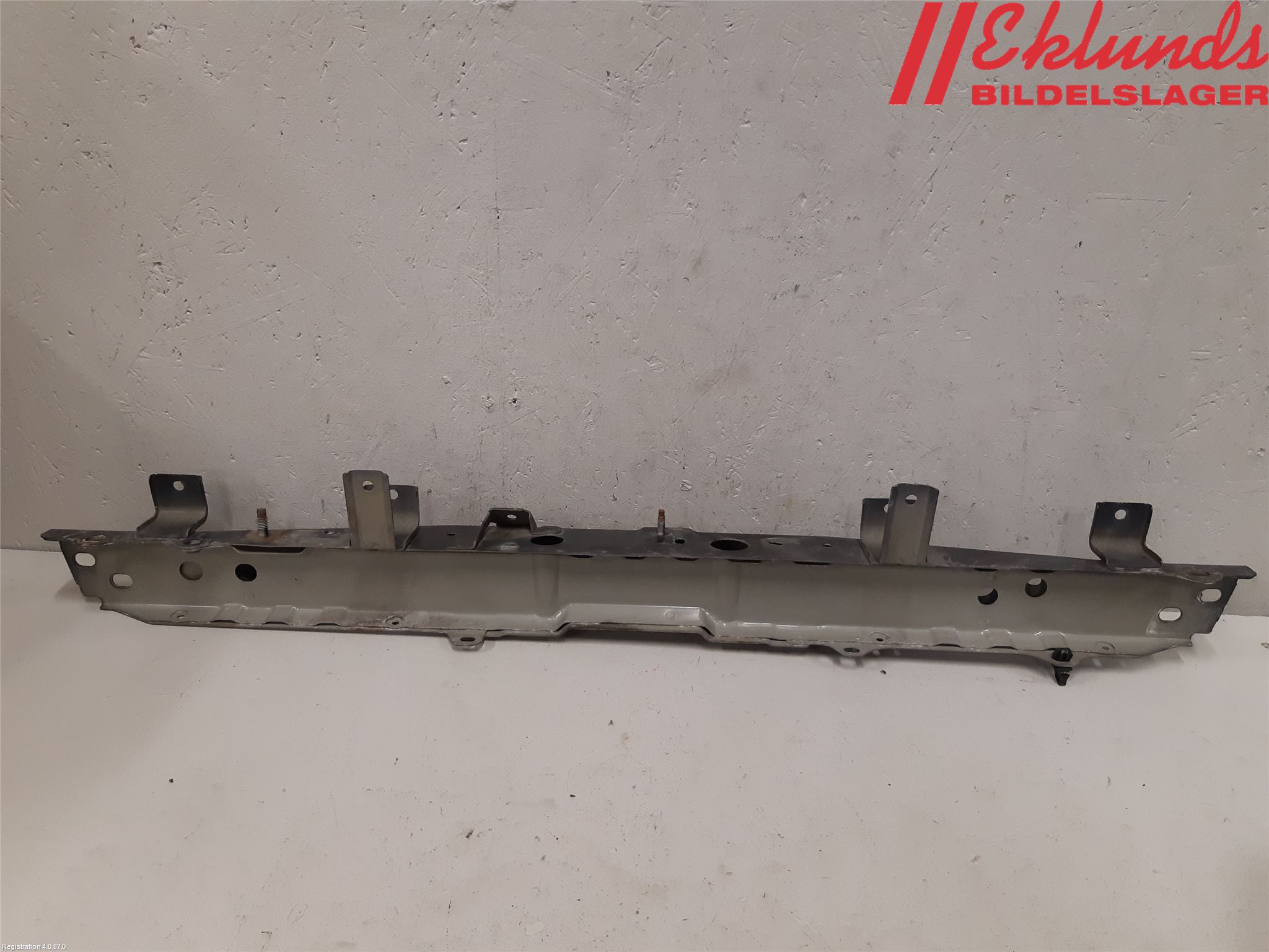 Nissan QASHQAI 14-17 Kylarfäste-Ram-Balk