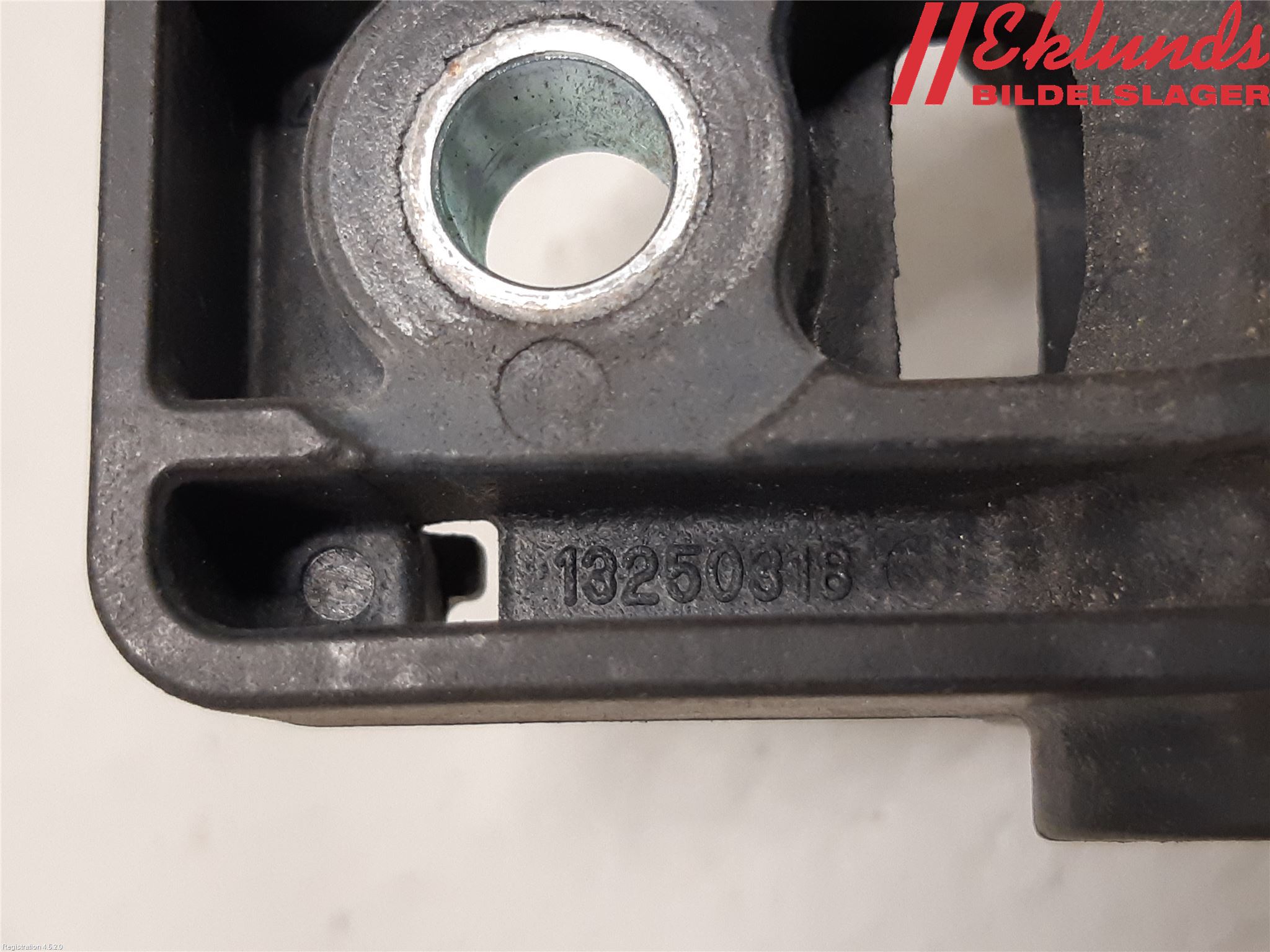 Opel ASTRA J 10-15 Kylarfäste-Ram-Balk