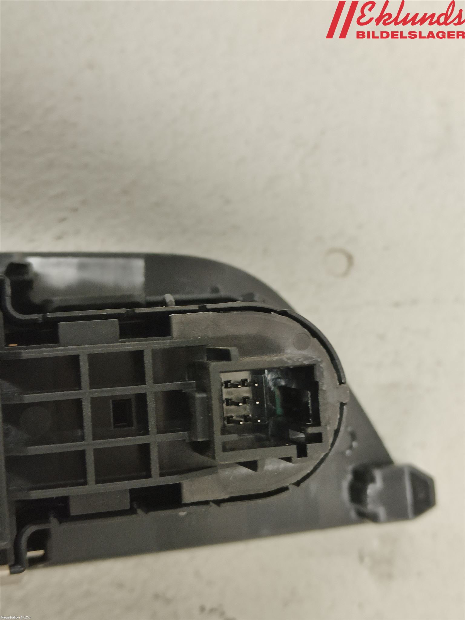 Peugeot 2008/E-2008 20- Strömställare Elhiss