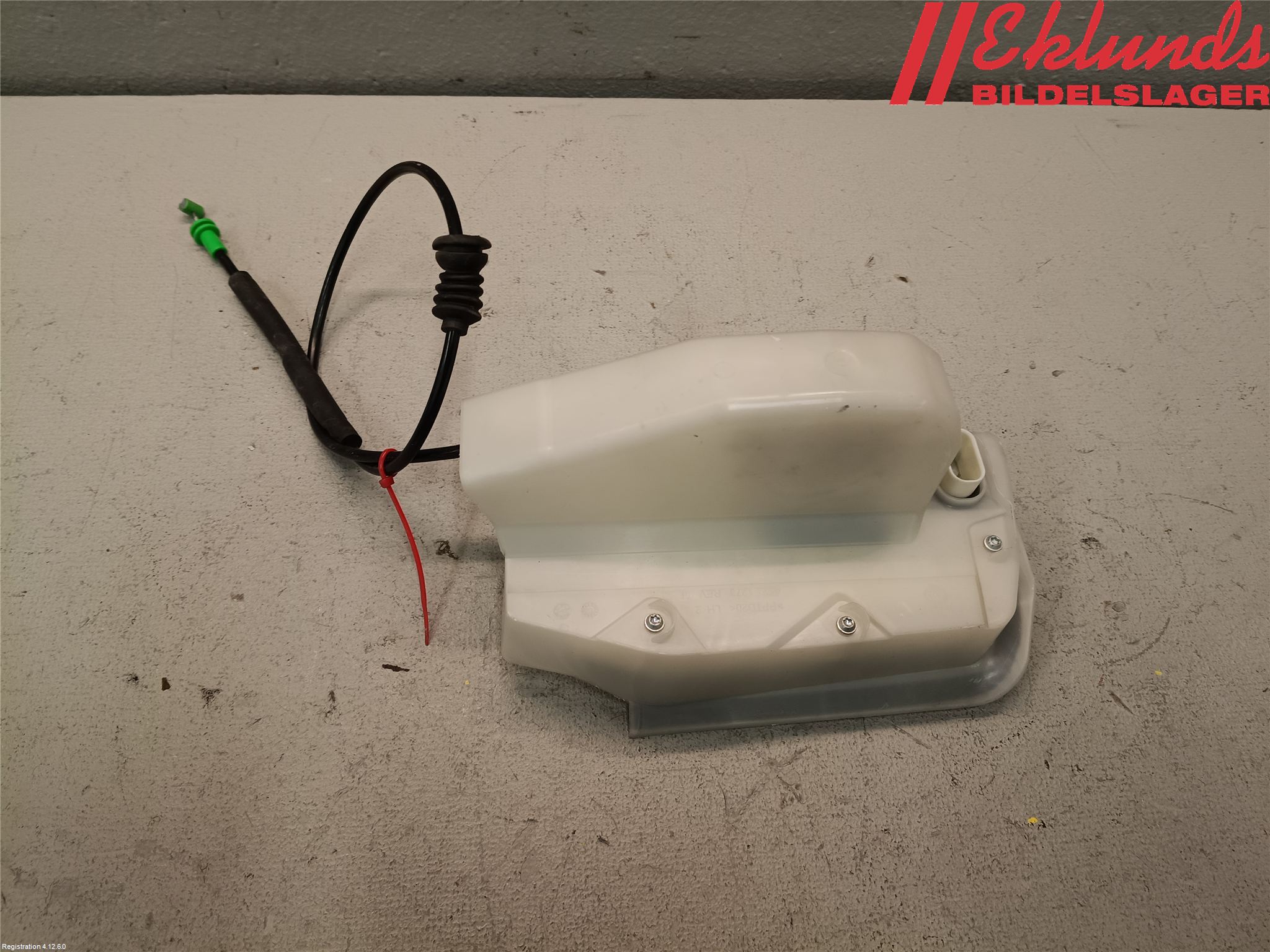 Tesla MODEL 3 17- Låskista-Dörrlås