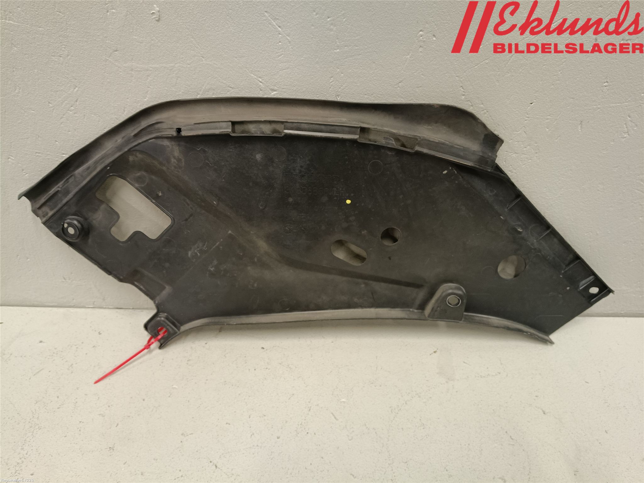 Volvo V90 17->> Täckplast Front