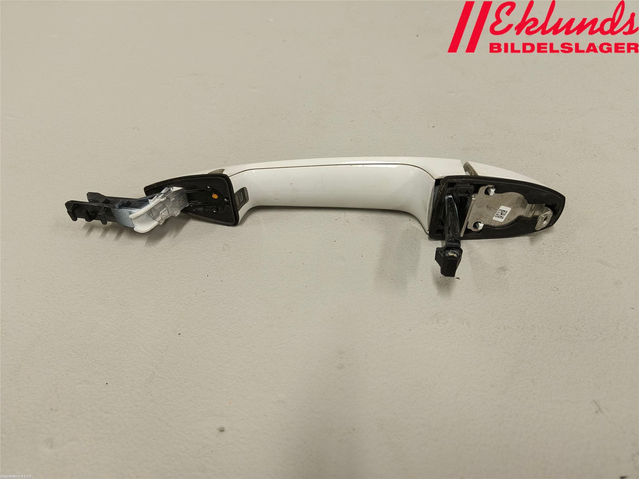 BMW X1 F48 15-22 Dörrhandtag Yttre Vä