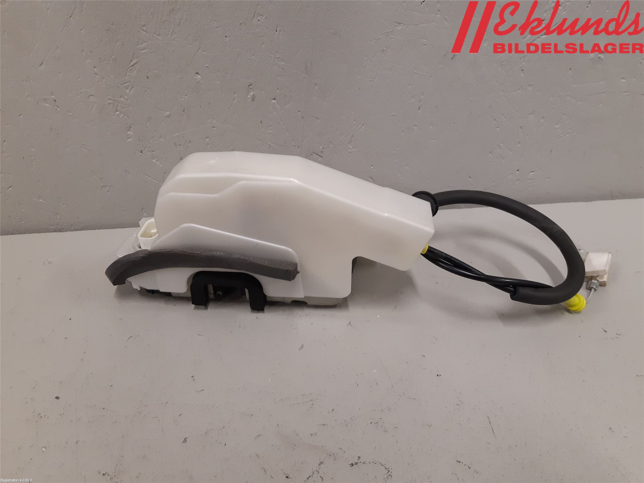 Tesla MODEL Y 21- Låskista-Dörrlås