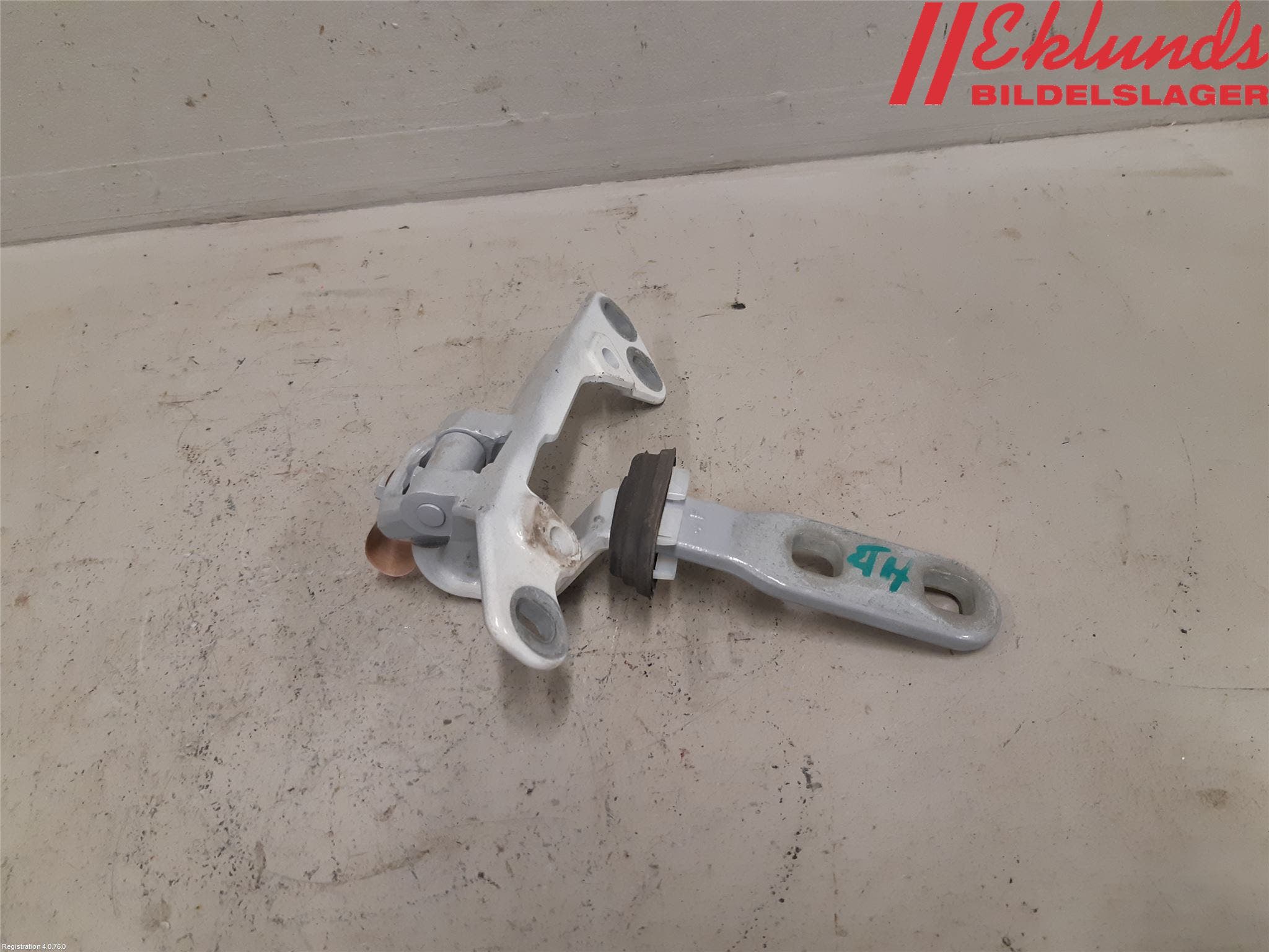 BMW X4 F26 14-18 Bakluckegångjärn Hö