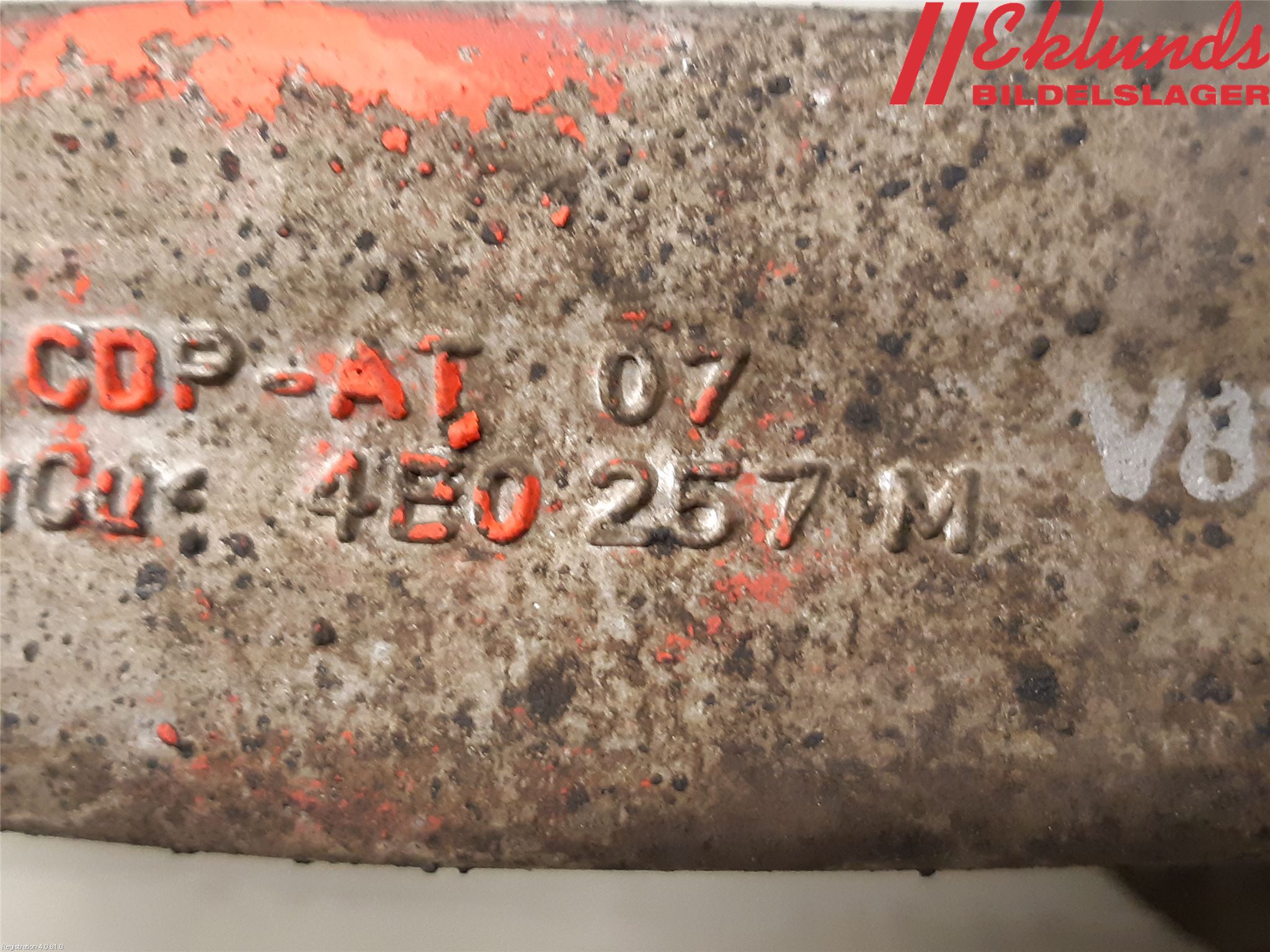 Audi A6/S6     05-11 Styrspindel Lagerhus Vä