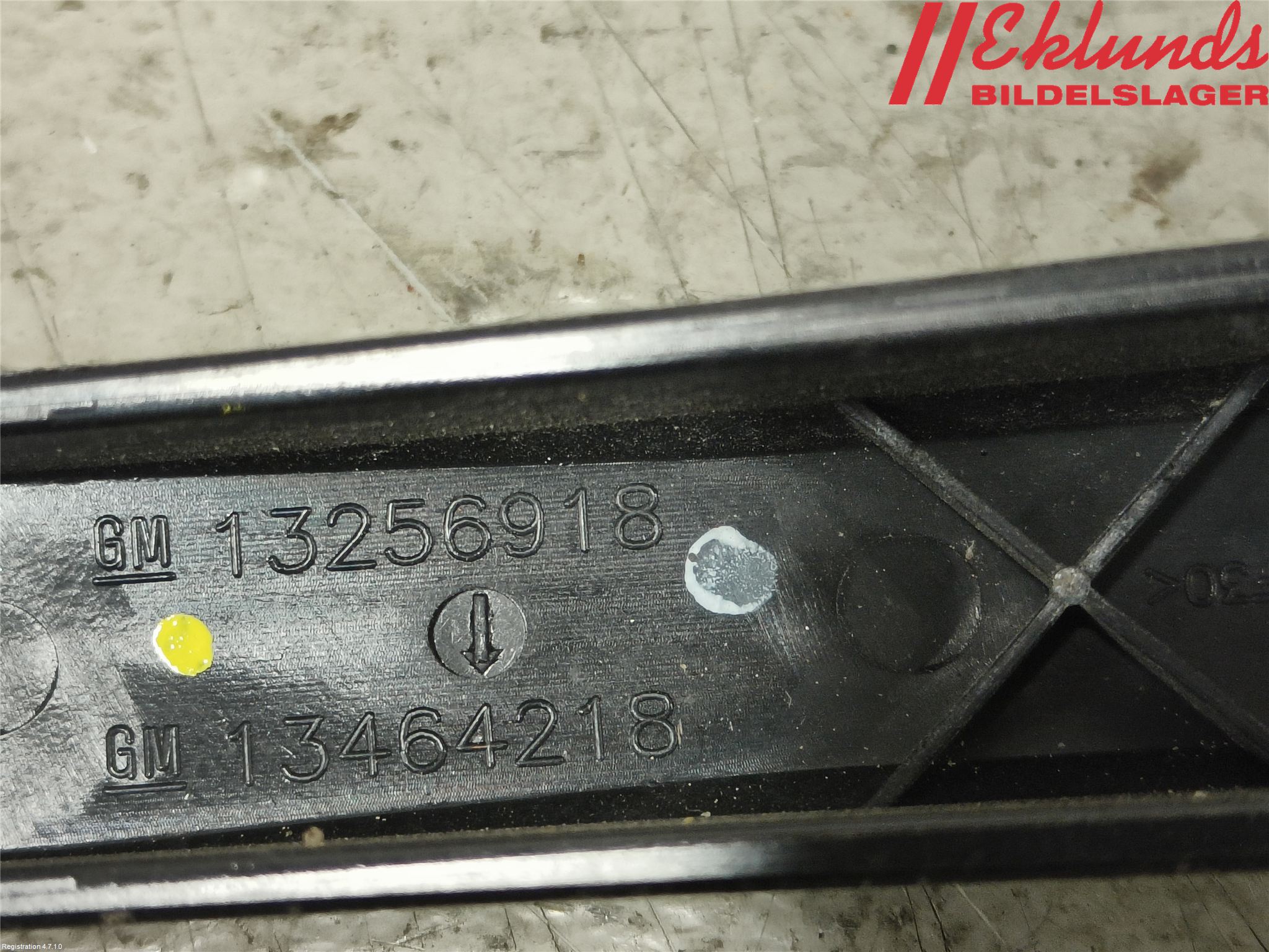 Opel INSIGNIA 17- Torkararm-Bakruta