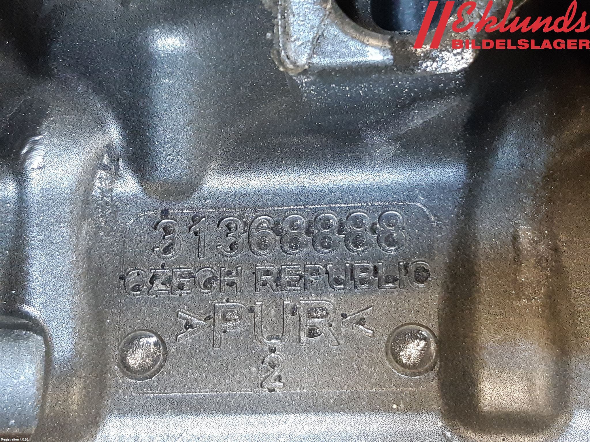 Volvo V40 12-19 Motorkåpa