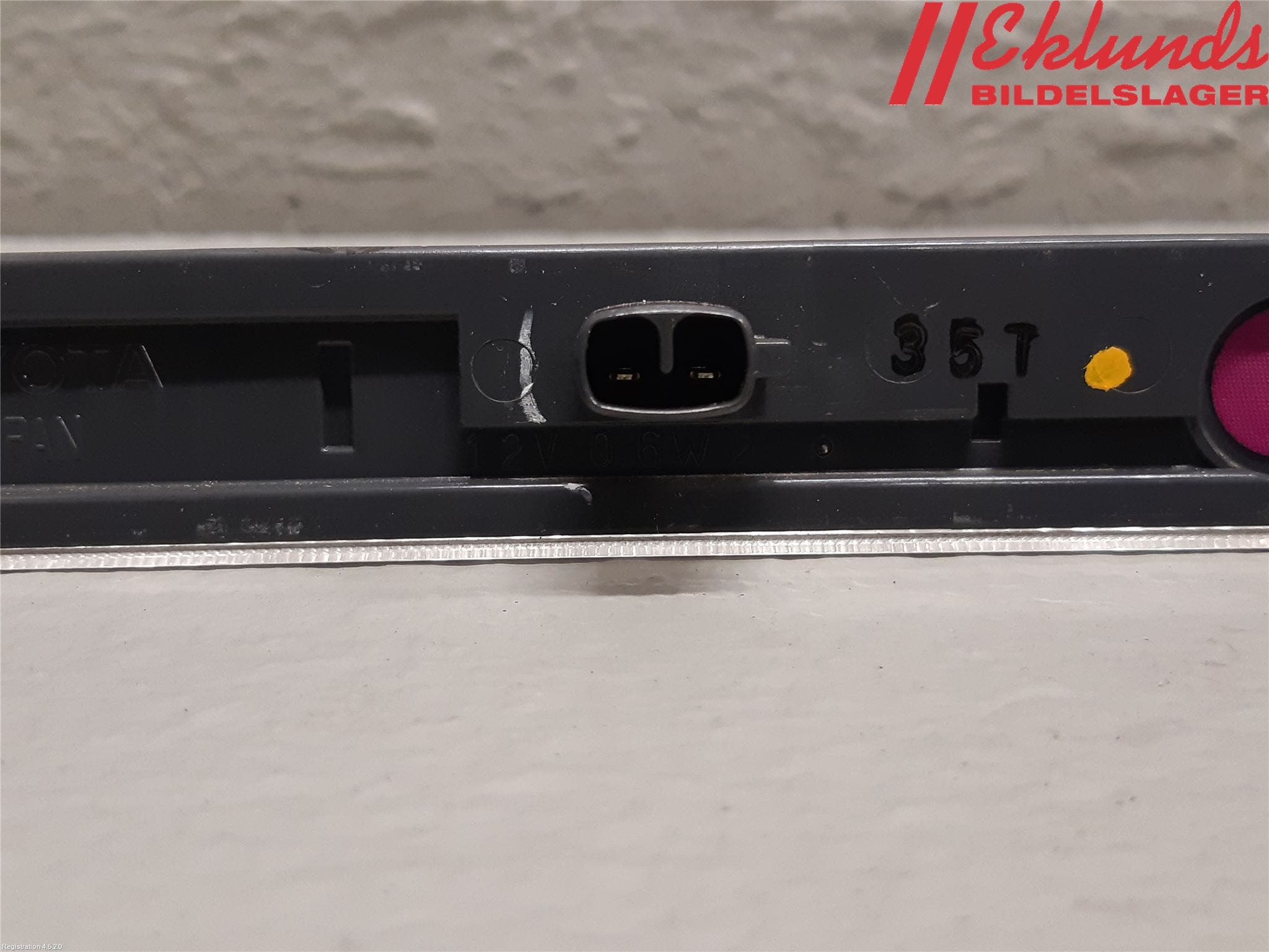 Toyota RAV4 19- Bromsljus Bakruta