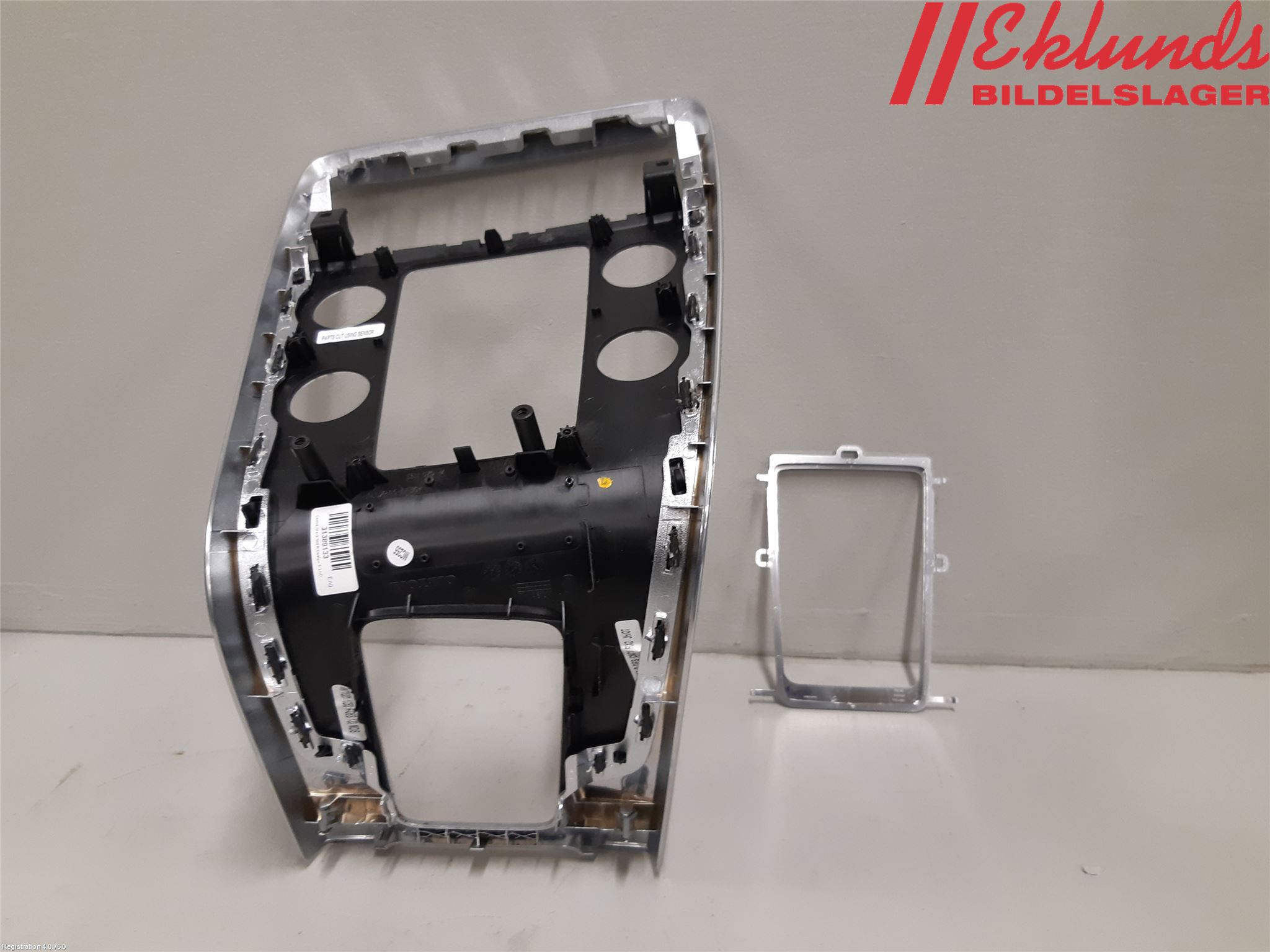Volvo V60 14-18 Instrumentkonsoll Mitt