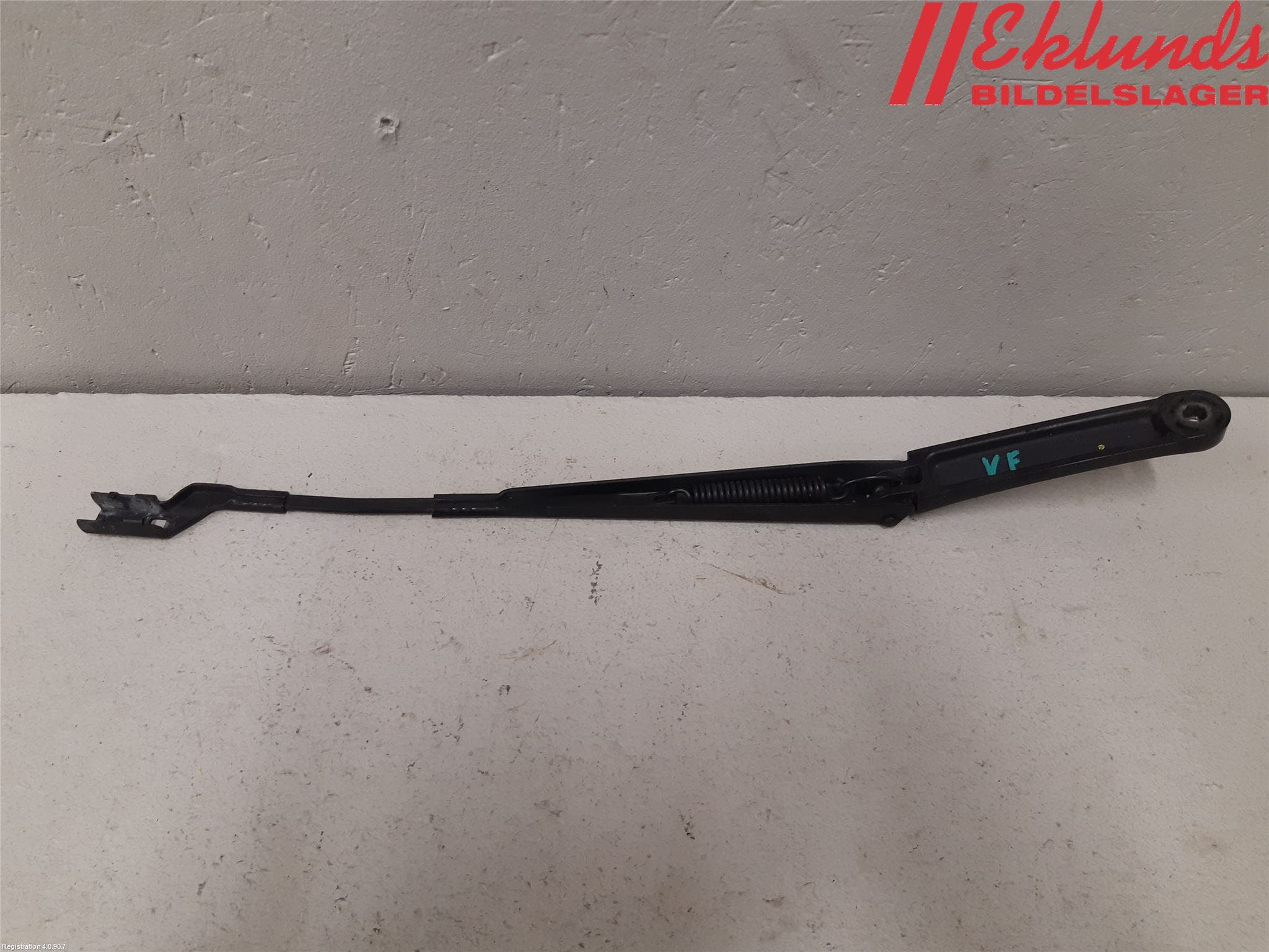 Volkswagen VW POLO VI 18->> Torkararm Armar Vindruta