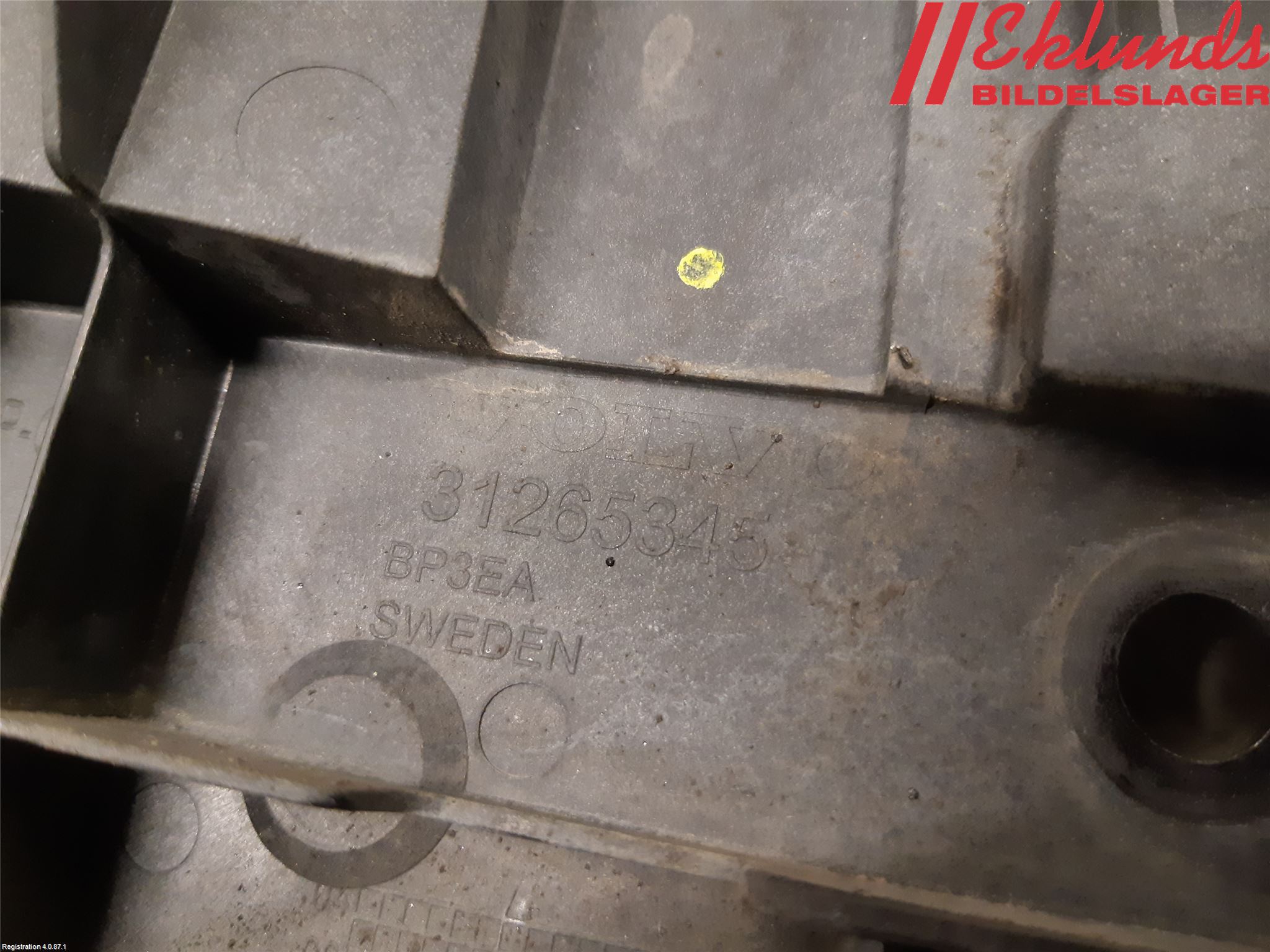 Volvo V70 08-13 Stötfångarfäste Fram Hö