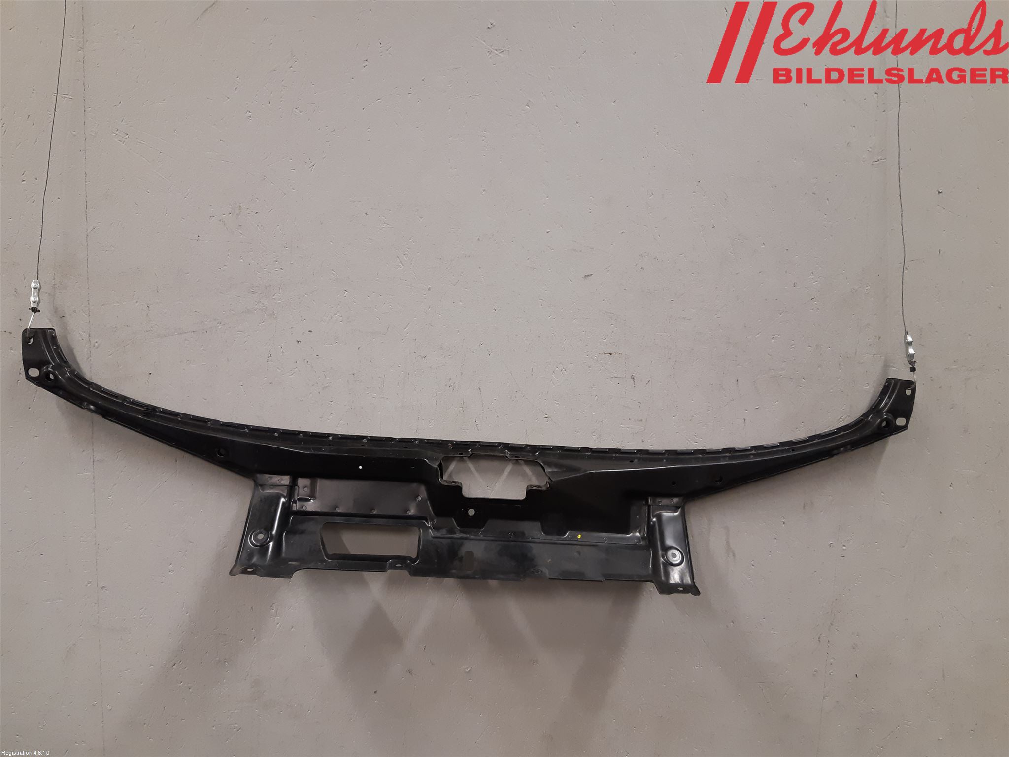 Skoda FABIA 99-07 Front Huvlåsplåt-Balk