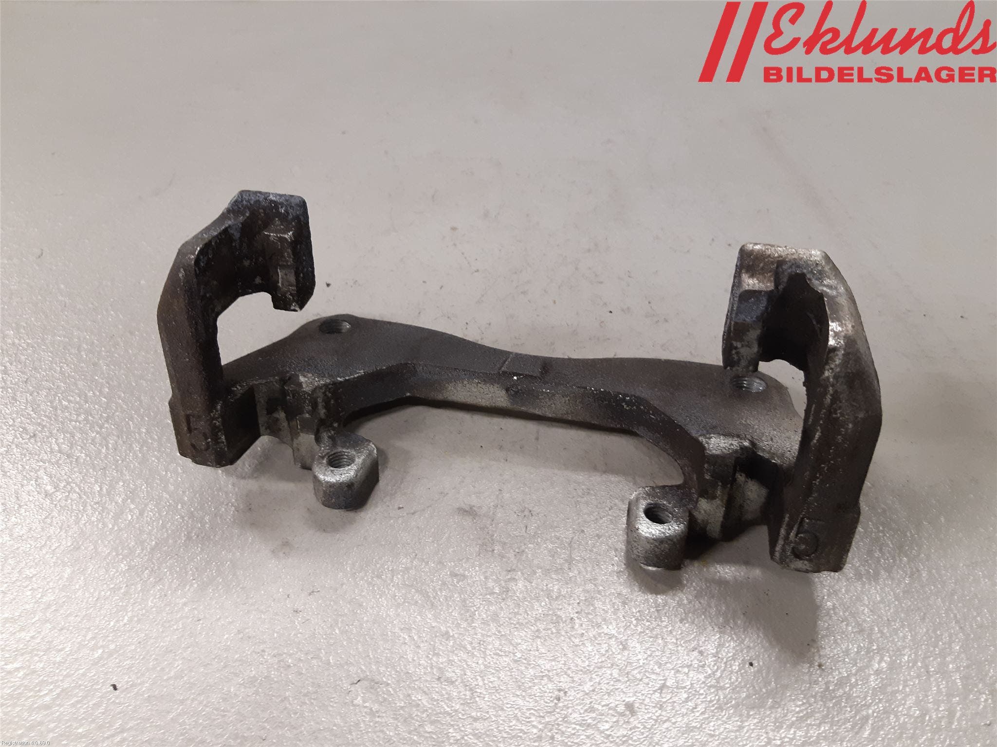 Toyota YARIS XP130 15-20 Bromsokshållare