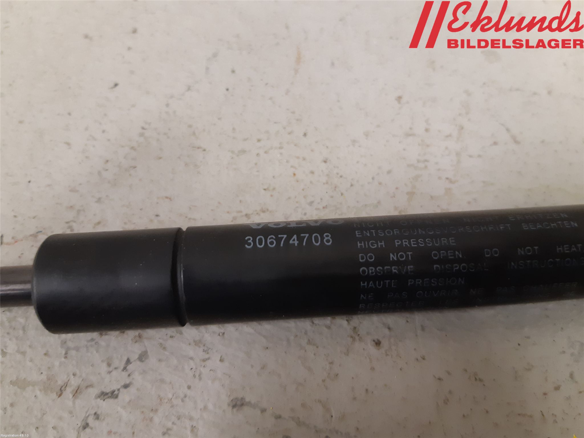 Volvo V70 05-08 Gasfjäder Motorhuv