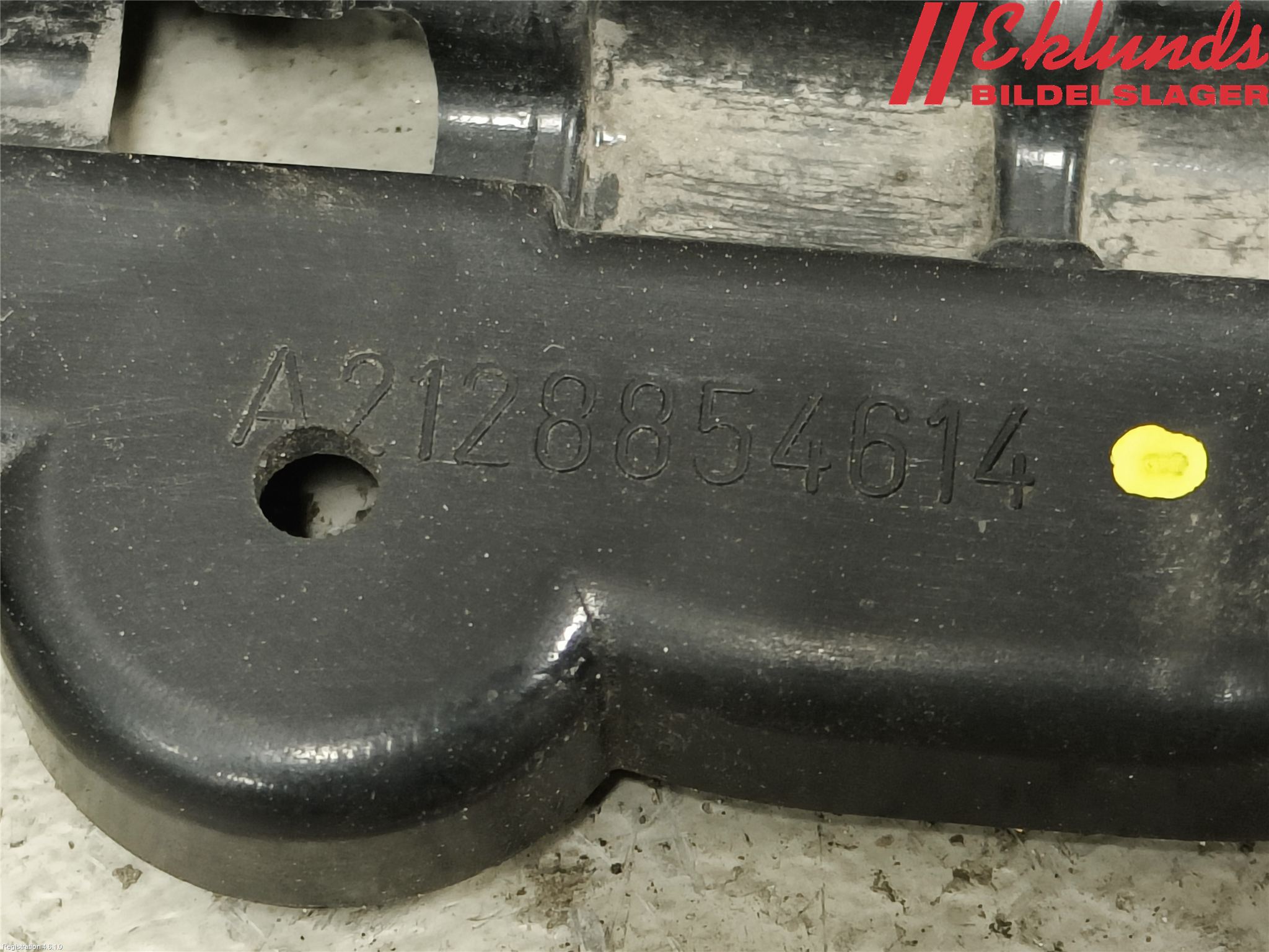 Mercedes-Benz MB E-KLASS (W212) 09-16 Stötfångarfäste Bak Hö