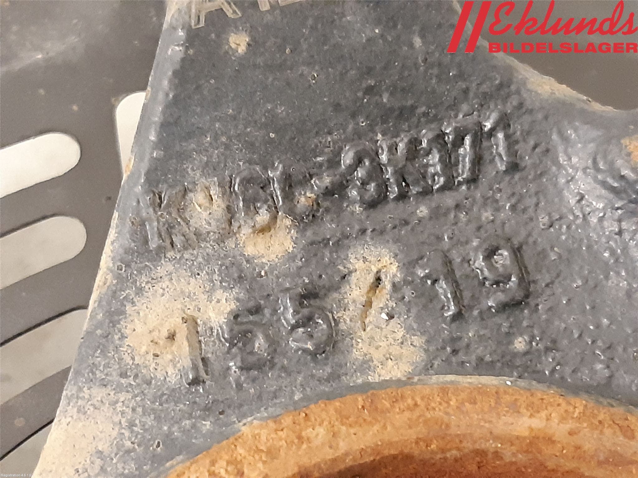 Ford TRANSIT/TOURNEO CONNECT 13-22 Styrspindel Lagerhus Vä