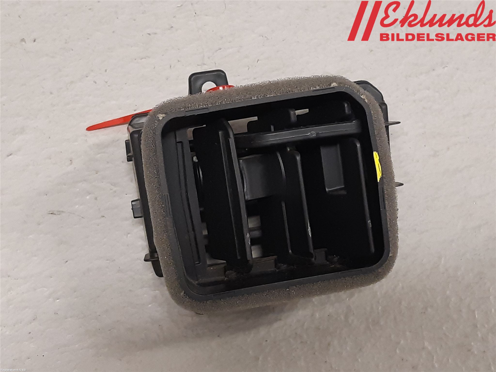 Honda E 20-23 Defrosterkanal-Munstycke