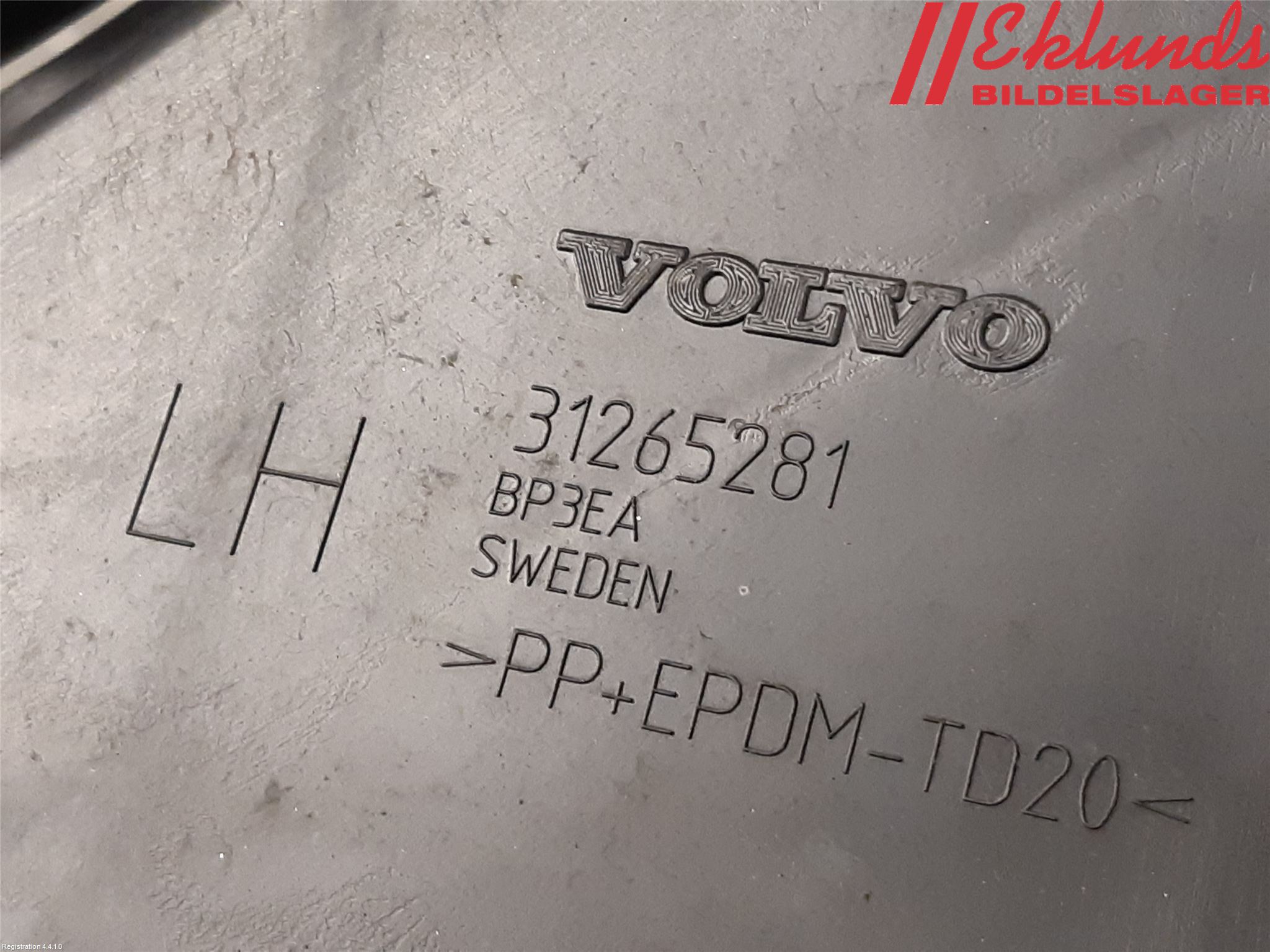Volvo V60 14-18 Stötfångarfäste Bak Vä