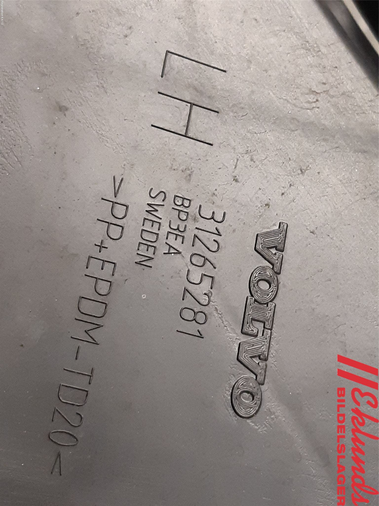 Volvo V60 14-18 Stötfångarfäste Bak Vä