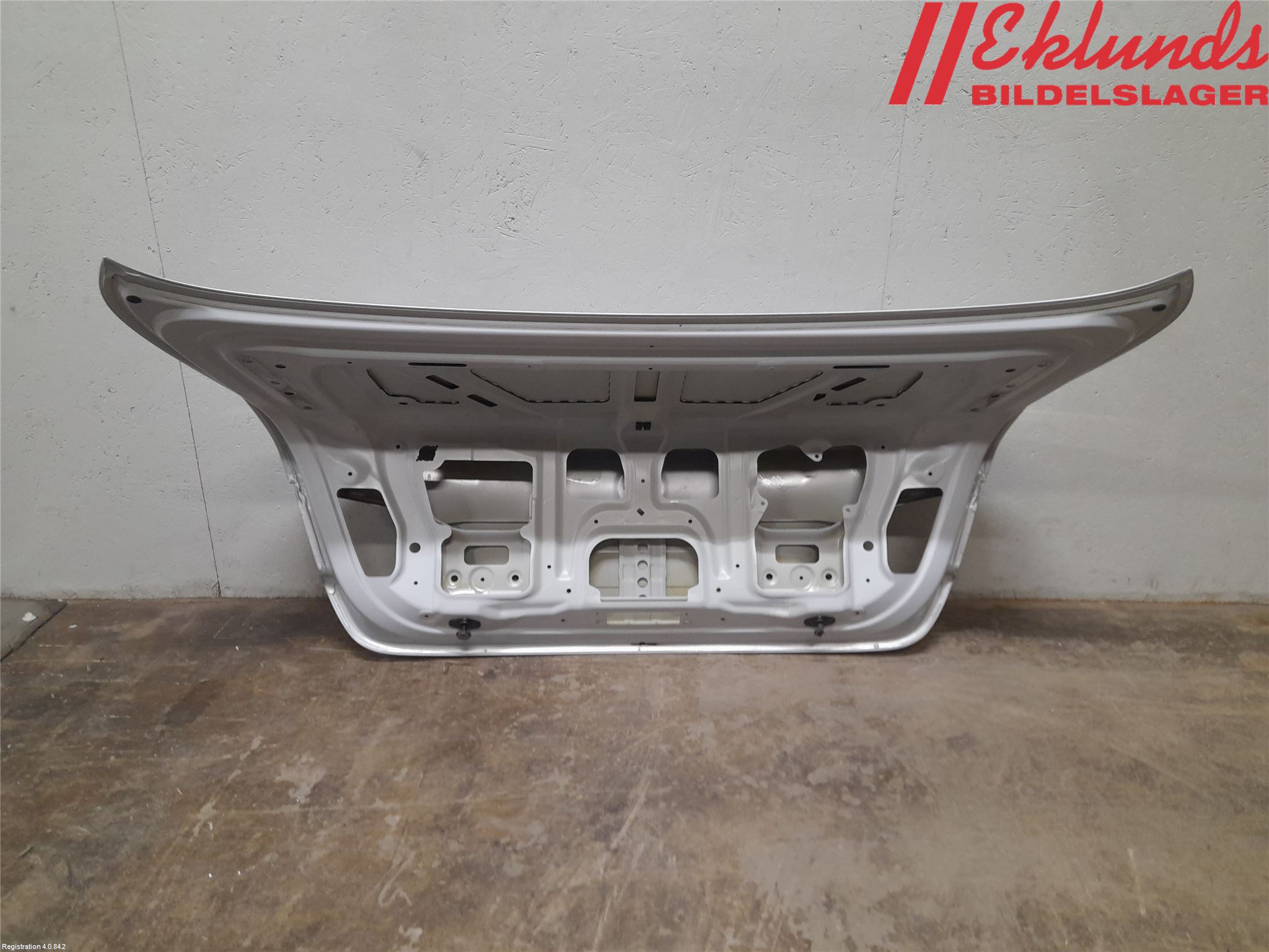 BMW 5 F10/F11/F18 09-17 Baklucka (Ej Med Ruta)