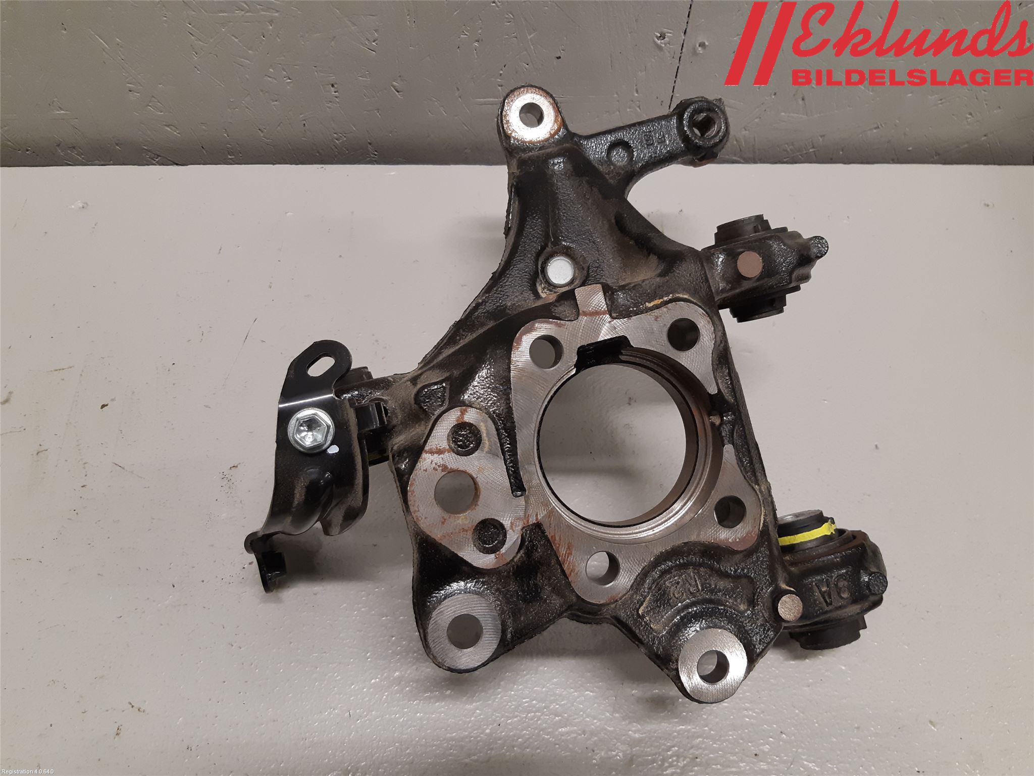 Toyota RAV4 19- Hjullagerhus-Spindel Hö B