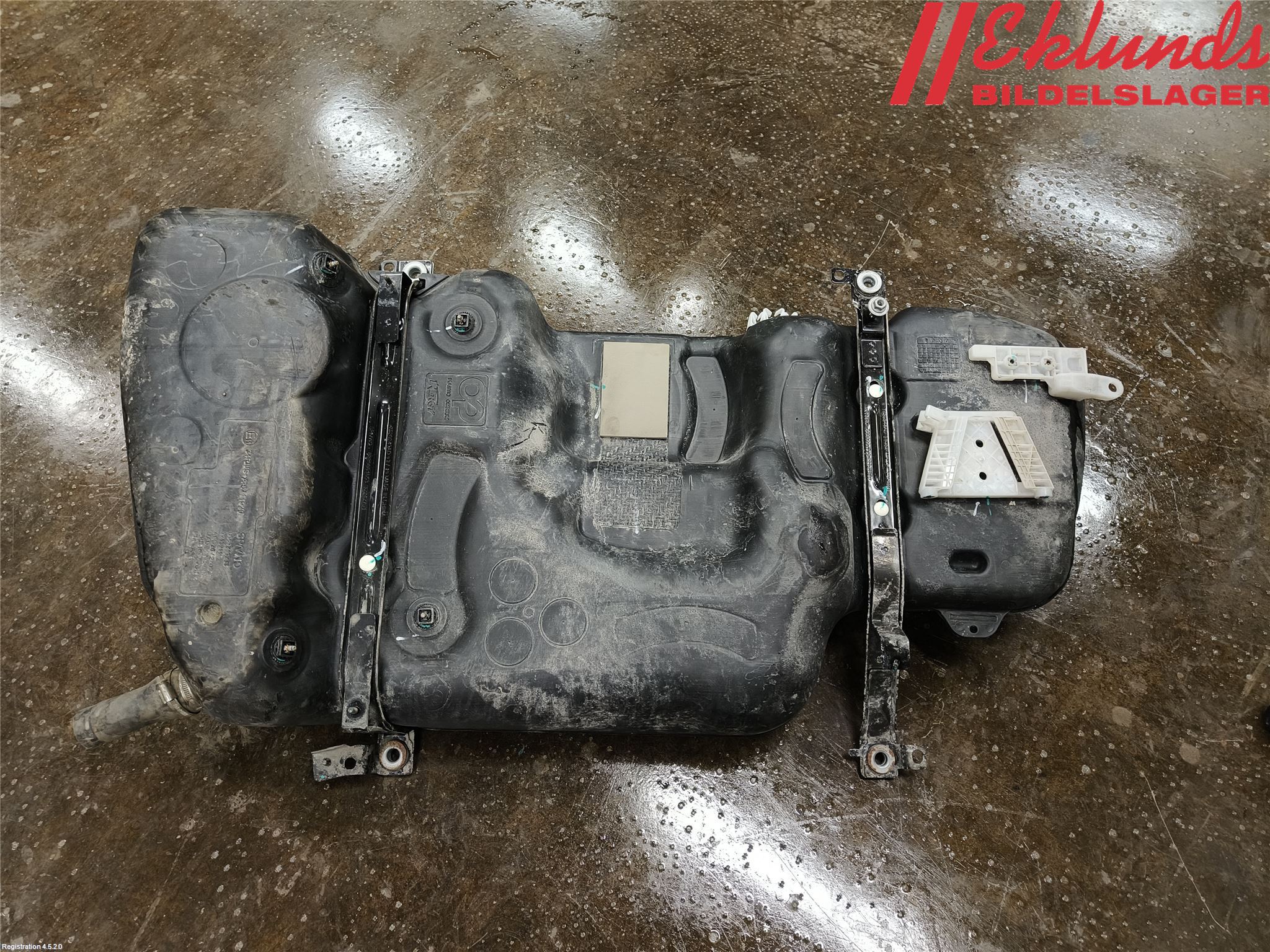 Volvo XC40/RECHARGE 18- Bränsletank