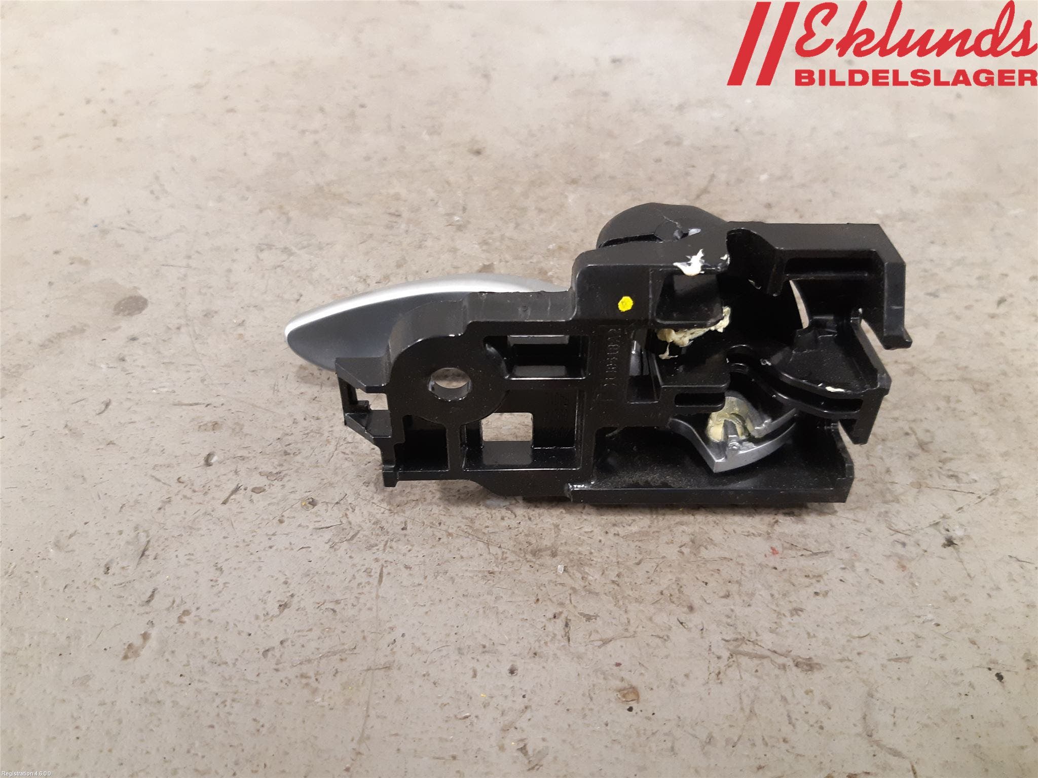 Toyota C-HR 16-23 Dörrhandtag Inre Vä