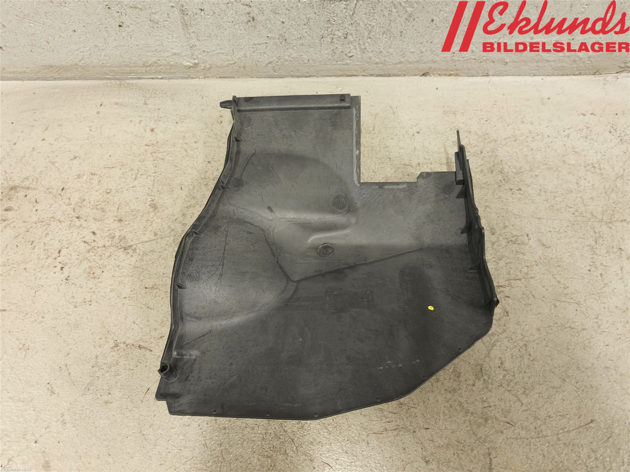 BMW X1 F48 15-22 Batterilåda-Fäste-Hållare