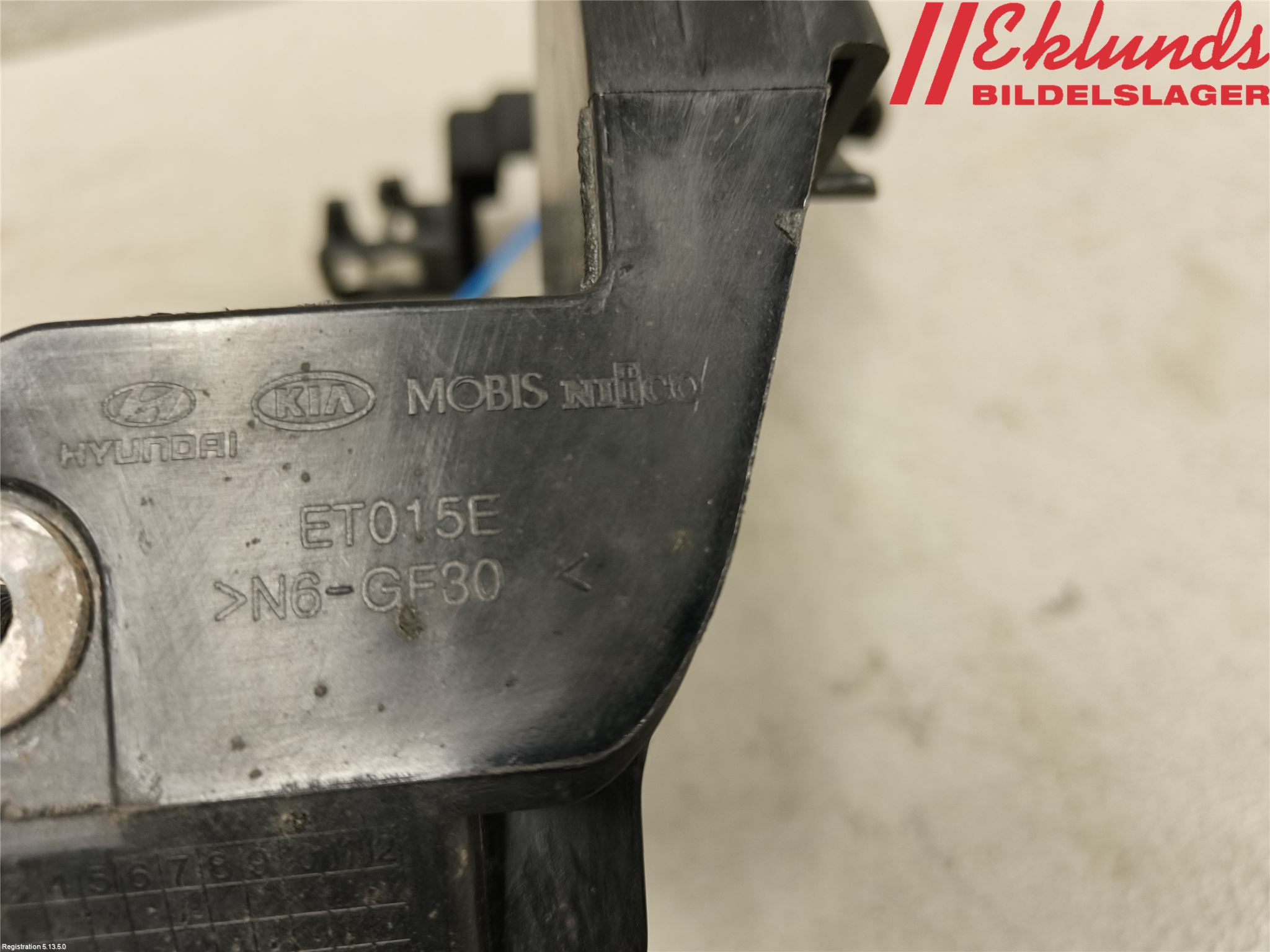 Kia CEED 12-18 Strålkastarsarg Höger