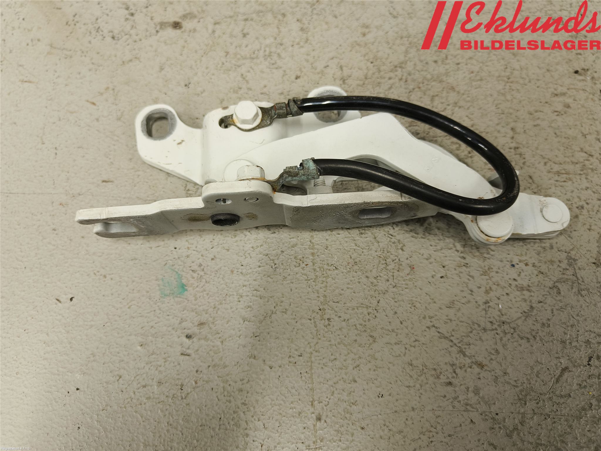 BMW 1 E87/81 5D/3D 03-11 Huvgångjärn