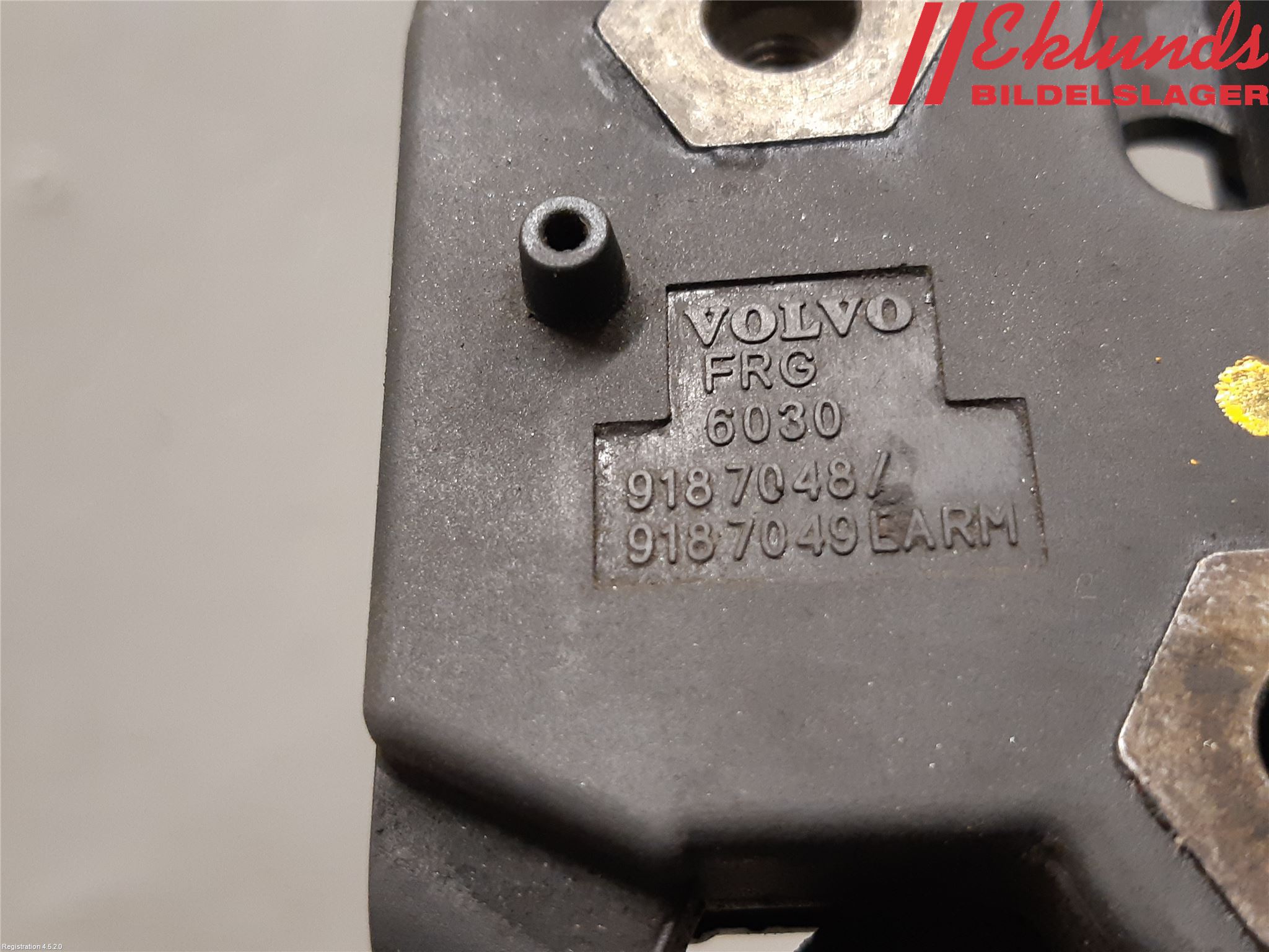 Volvo S80 99-03 Huvlås