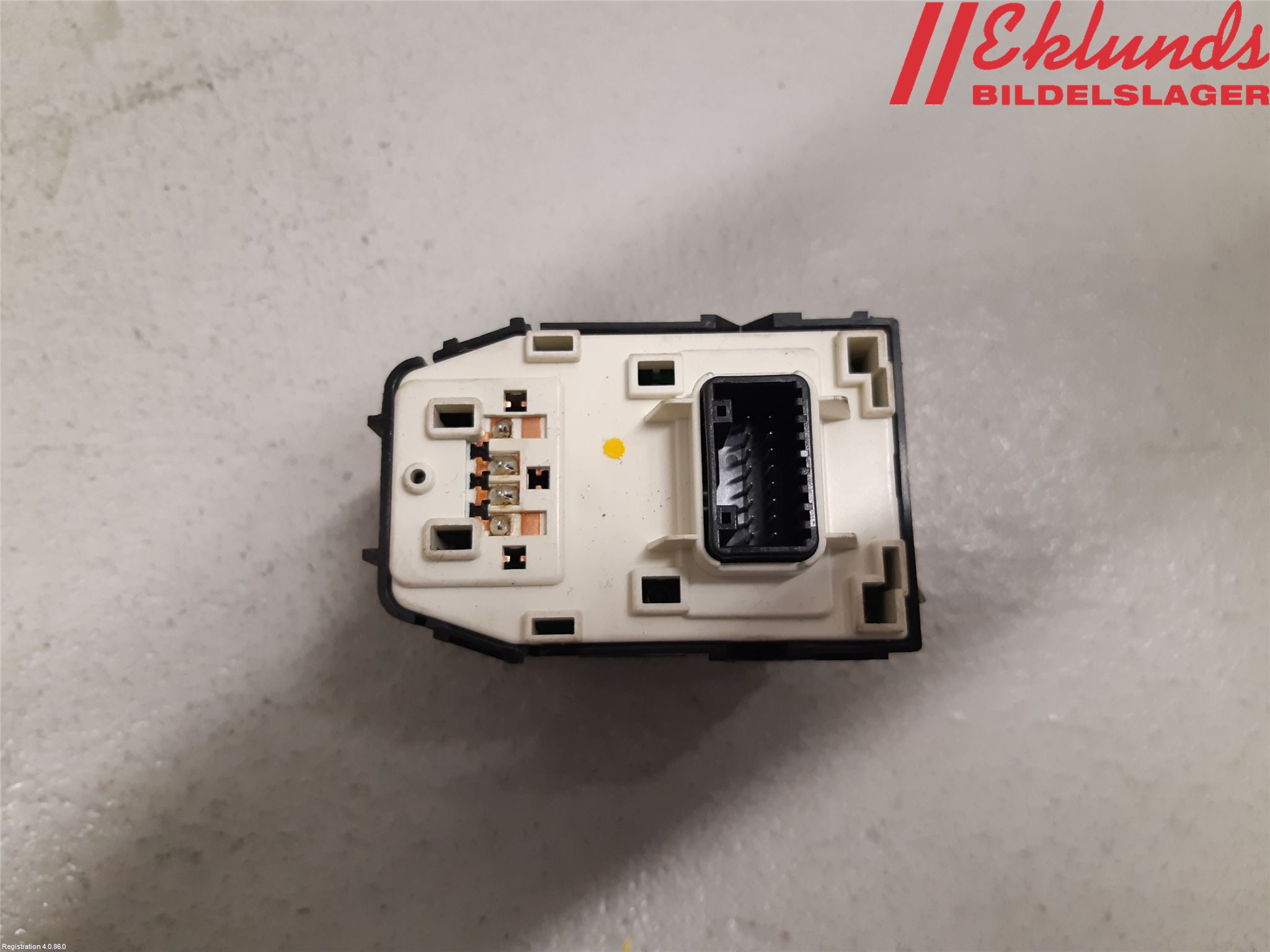 Kia STONIC 18->> Strömställare Spegel