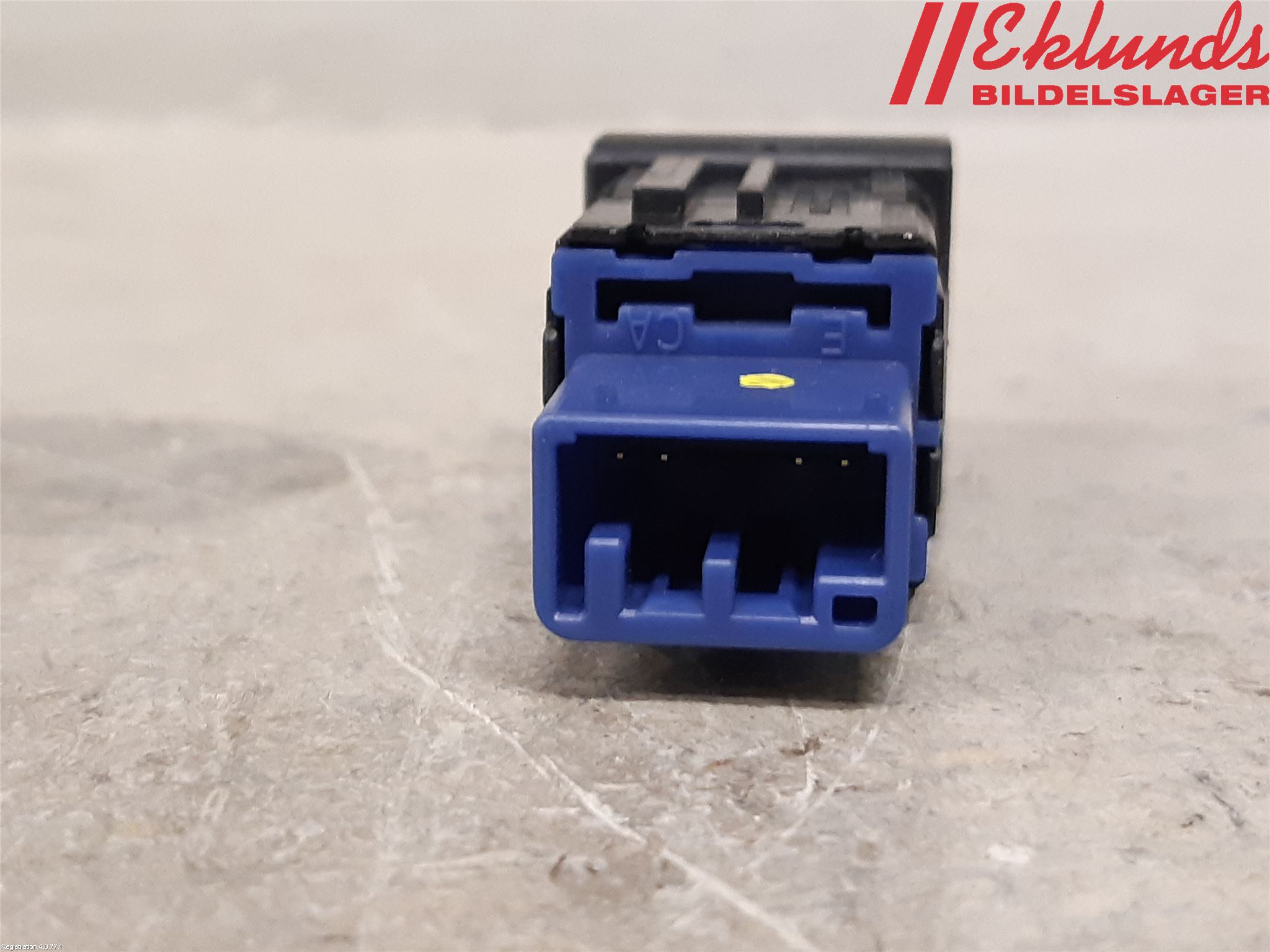 Toyota RAV4 19- Strömställare Tanklucka