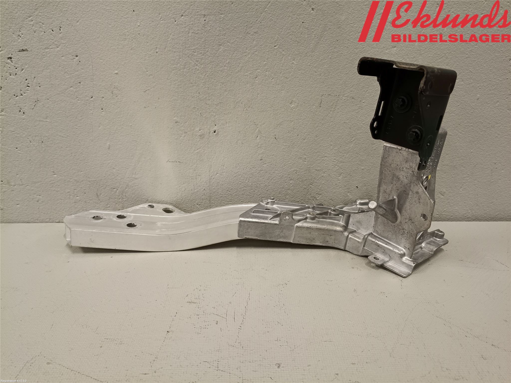 Mercedes-Benz MB E-KLASS (W213) 16-23 Frontplåt