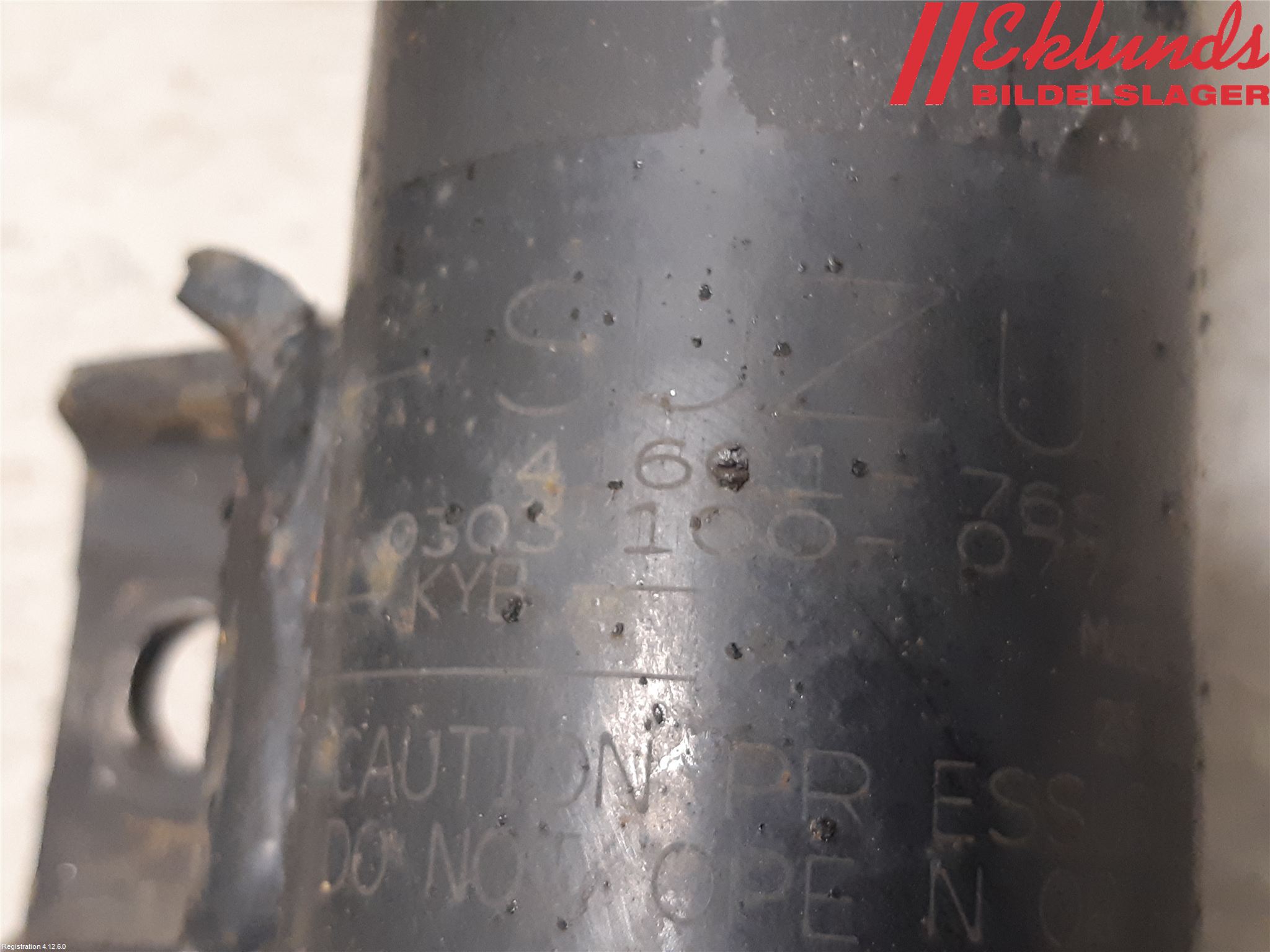 Suzuki VITARA 15- Fjäderben Fram Höger