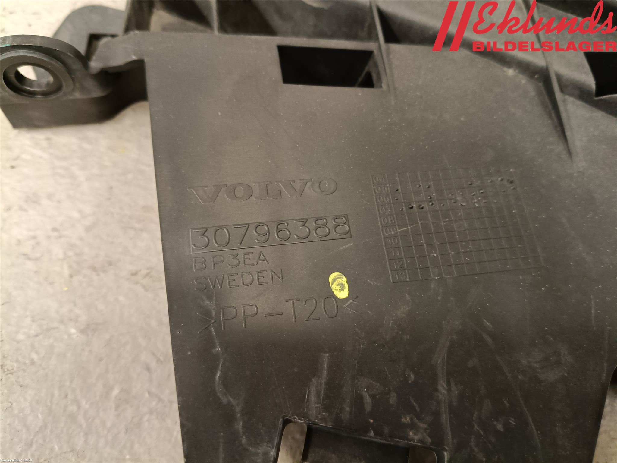 Volvo V70 08-13 Stötfångarfäste Fram Hö