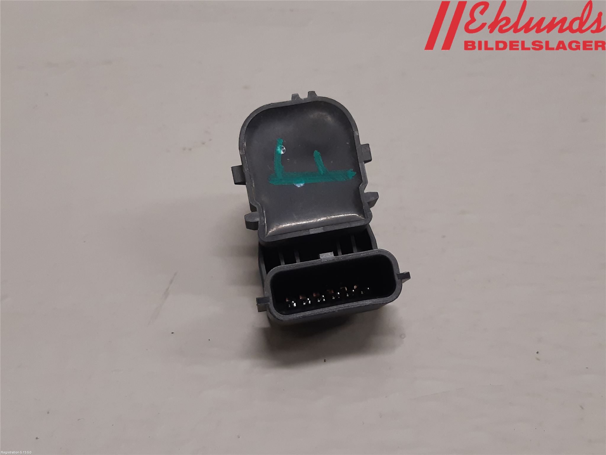 Kia SPORTAGE (QL) 16-21 Parkeringshjälp Frontsensor