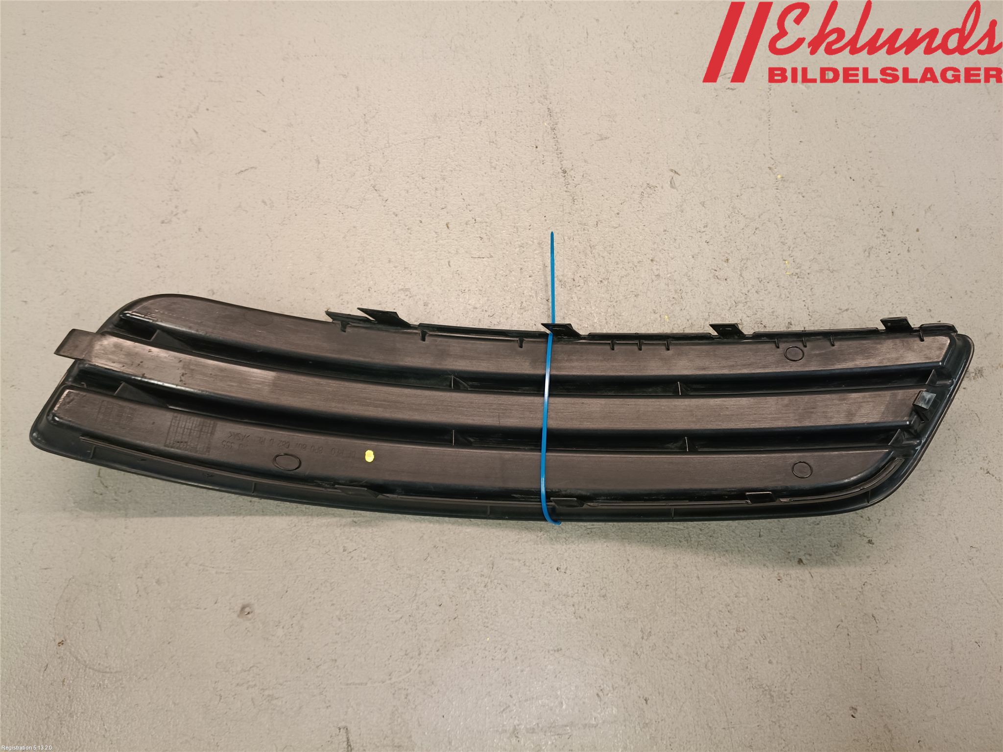 Audi A3/S3 05-13 Dimljussarg Fram
