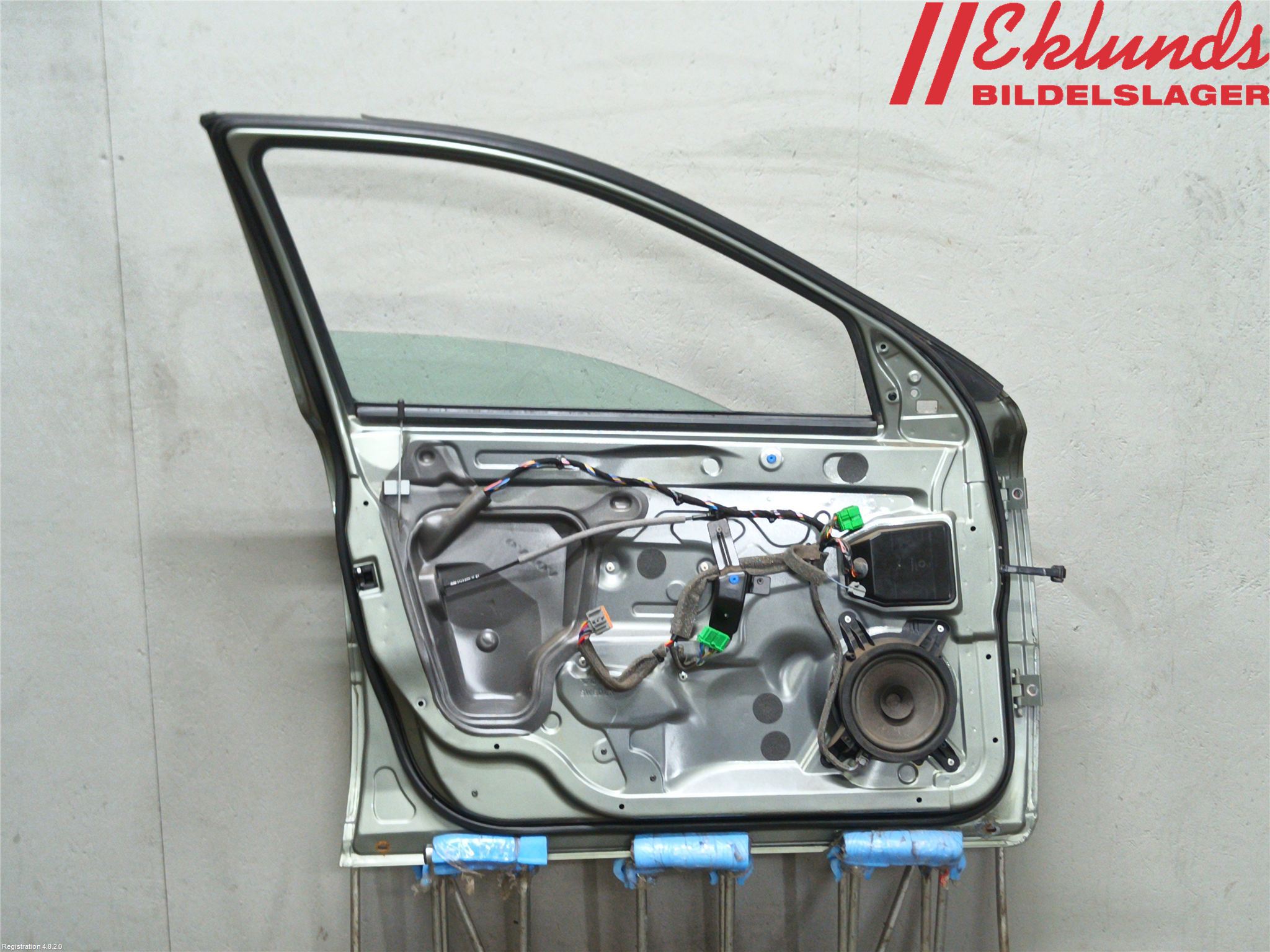 Volvo V70 05-08 Dörr Fram Vänster