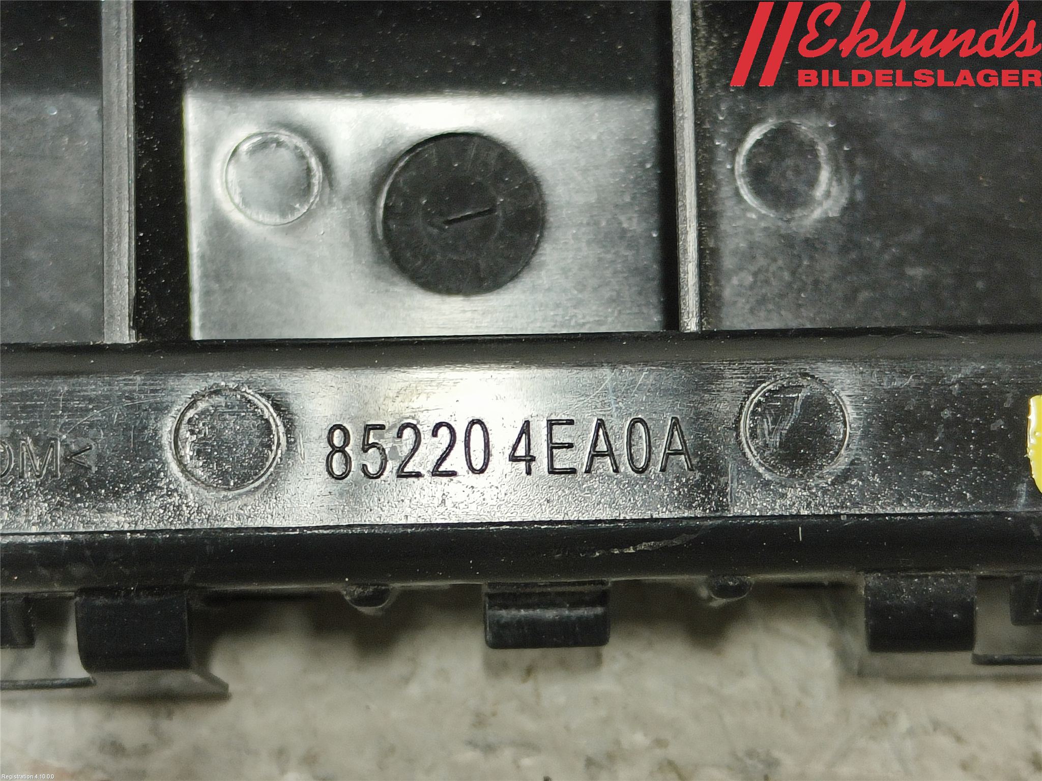 Nissan QASHQAI 14-17 Stötfångarfäste Bak Hö