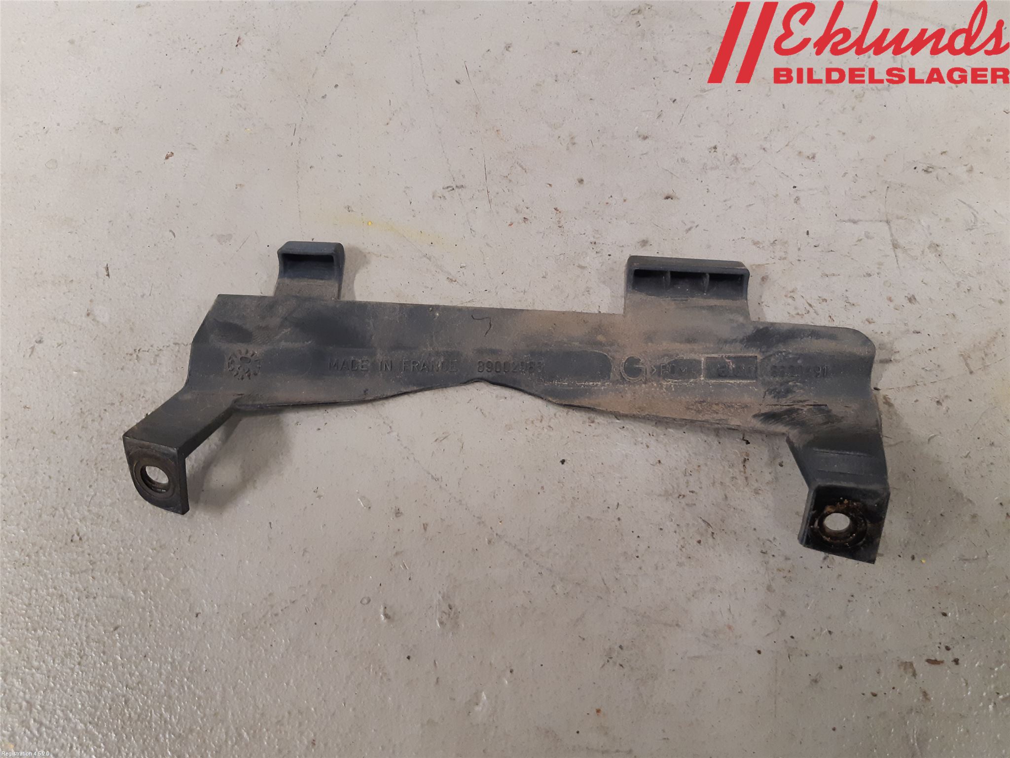 Volvo V70 00-04 Strålkast Fästsarg